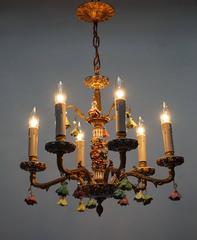 Lampadario con fiori di porcellana
