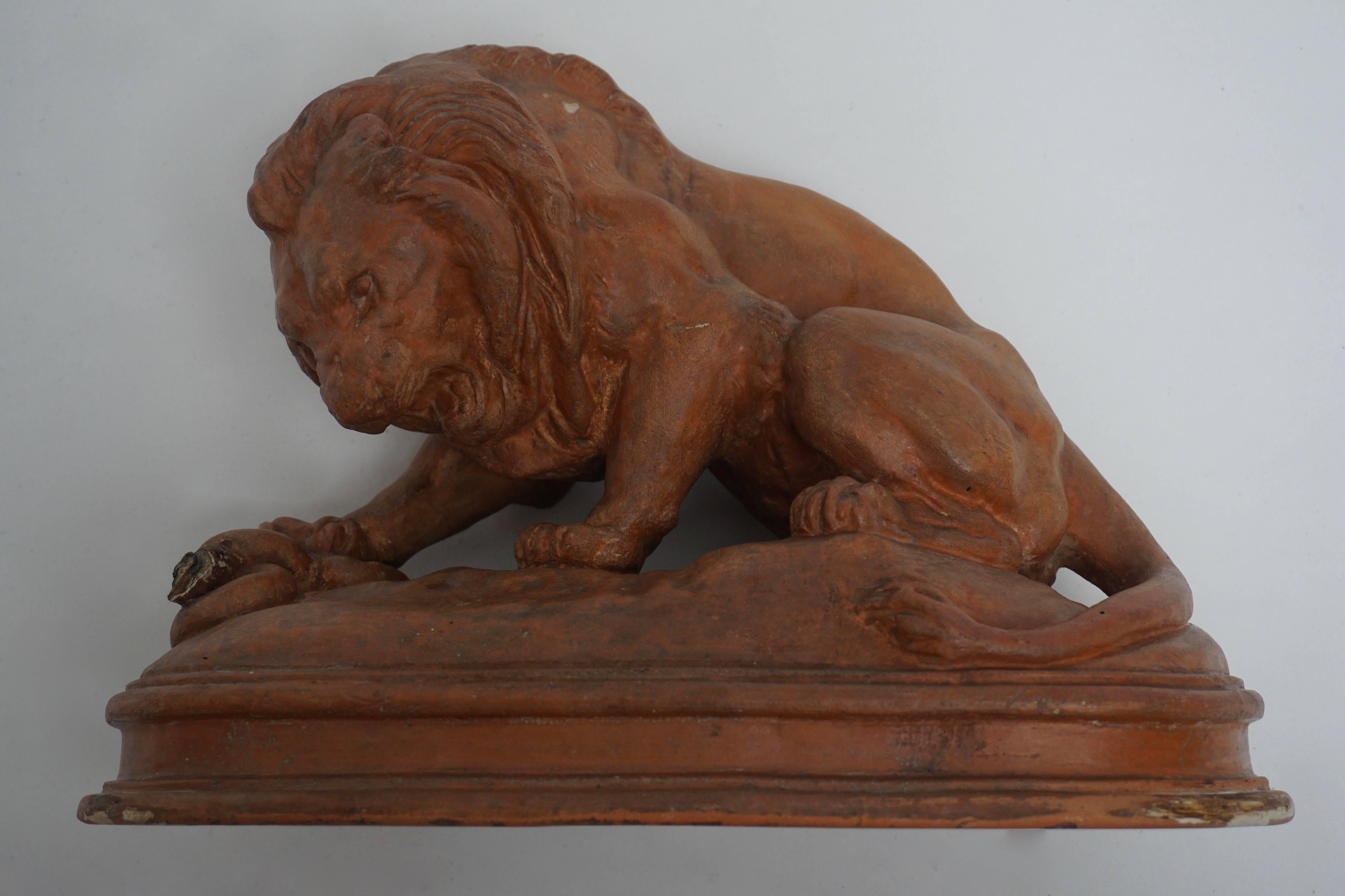 Terracotta Lion Sculpture In Good Condition For Sale In Antwerp, BE