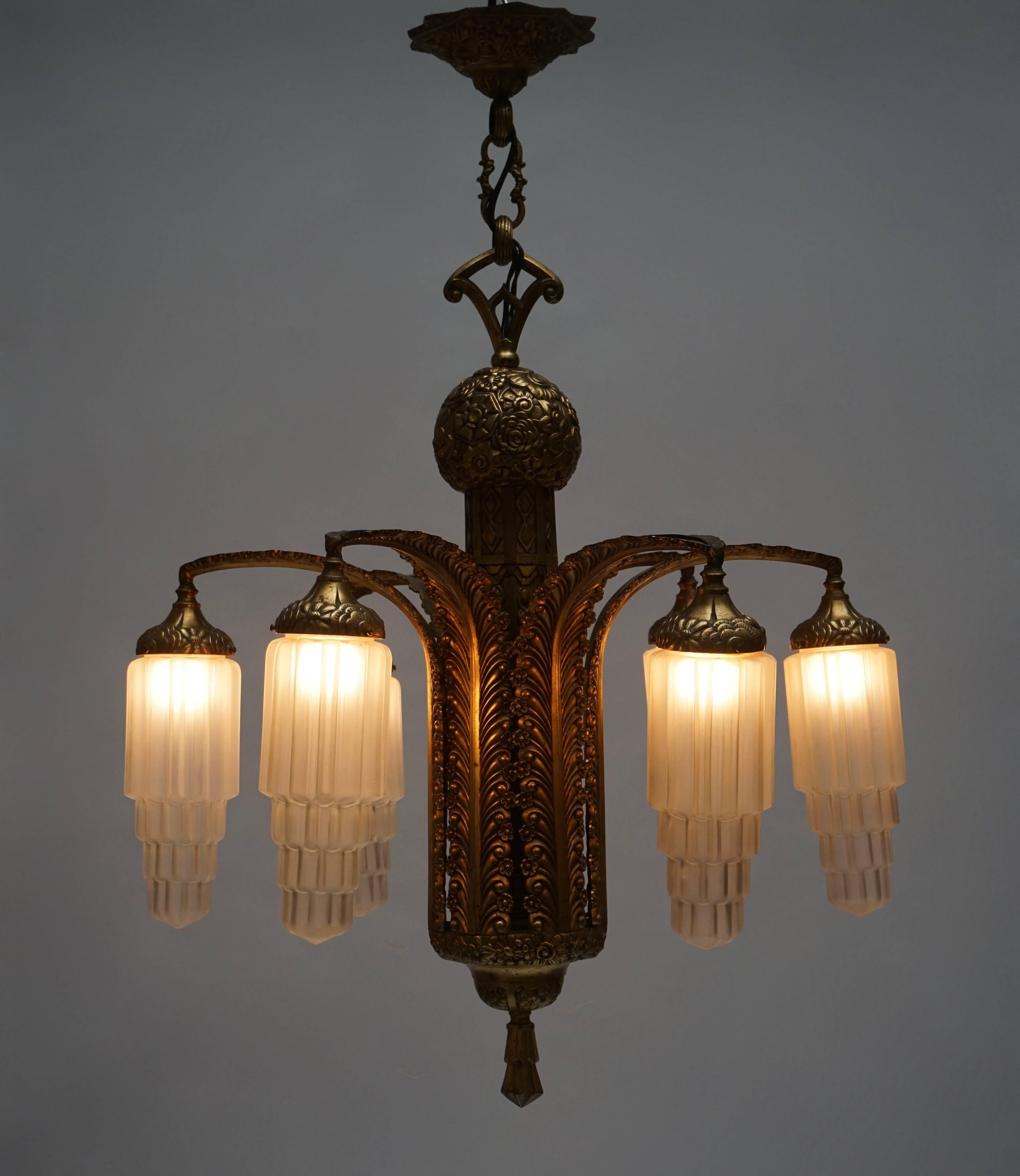 Very Fine Art Deco Bronze and Glass Six-Light Chandelier 3