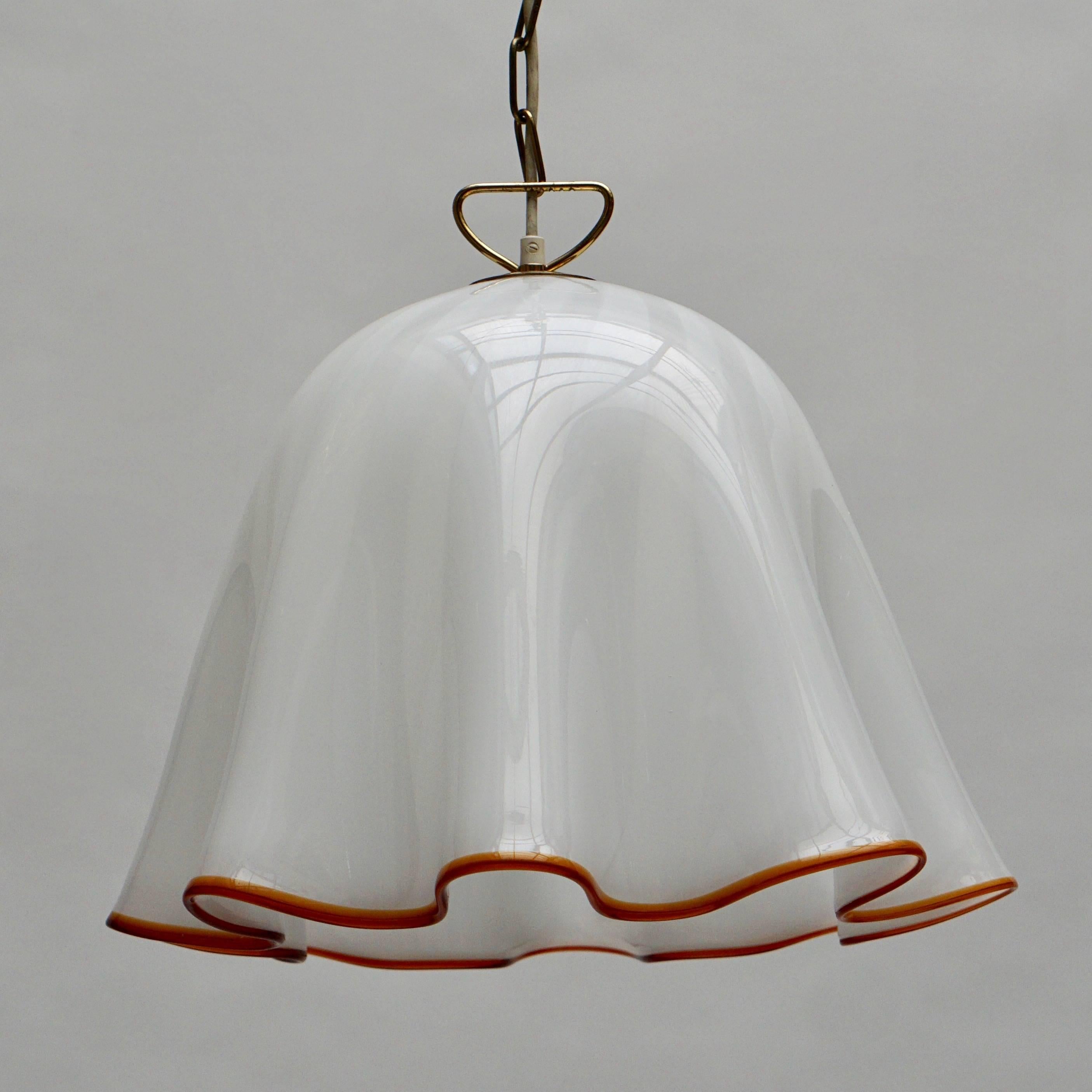 Italian Murano glass pendant light.
Height fixture: 40 cm.
Diameter: 48 cm.
Total height: 90 cm.