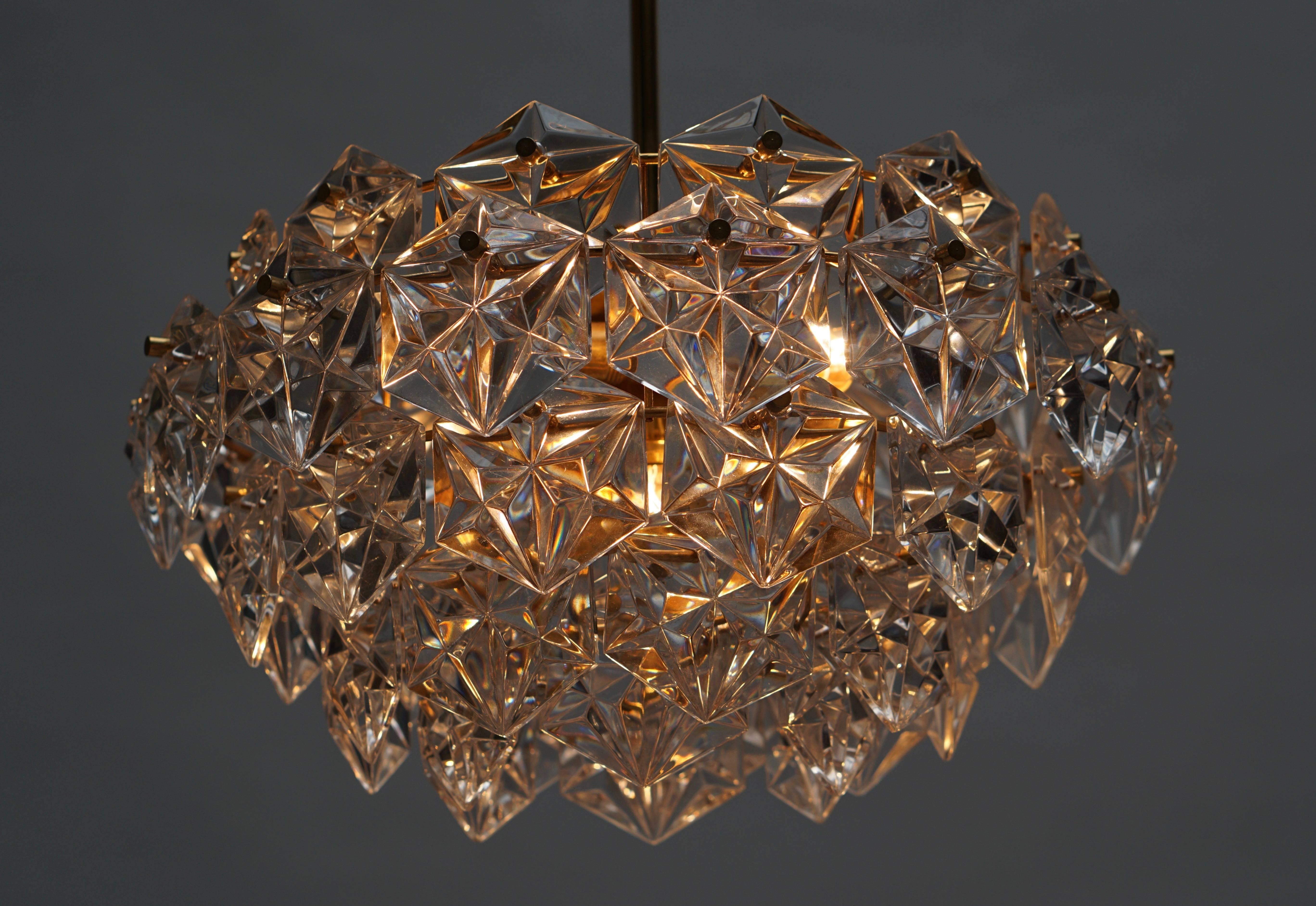Mid-Century Modern Chandelier, Gold-Plated with Molded-Crystals, Kinkeldey In Good Condition For Sale In Antwerp, BE