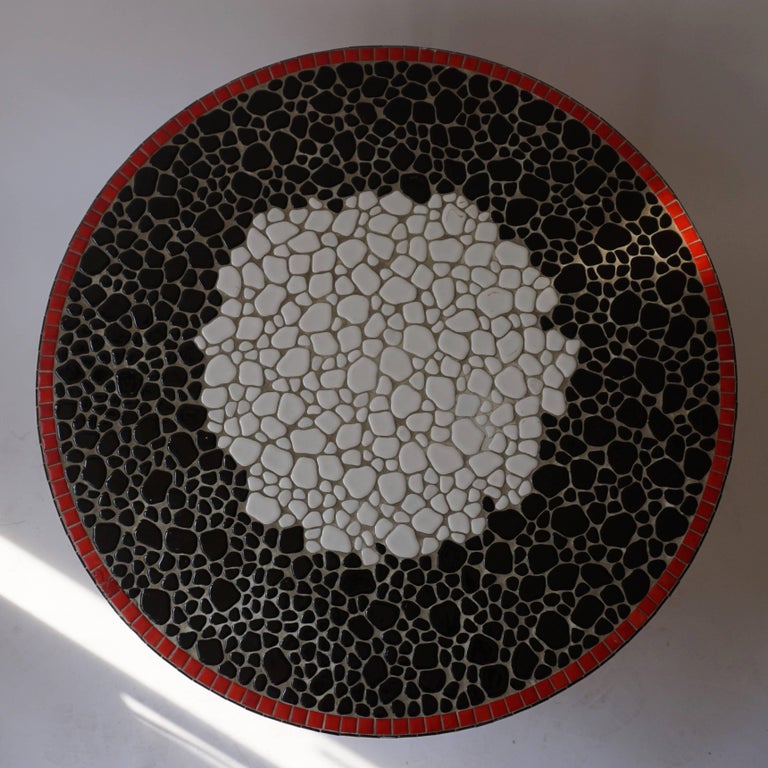 Ceramic coffee table.
Diameter:91 cm.
Height:40 cm.