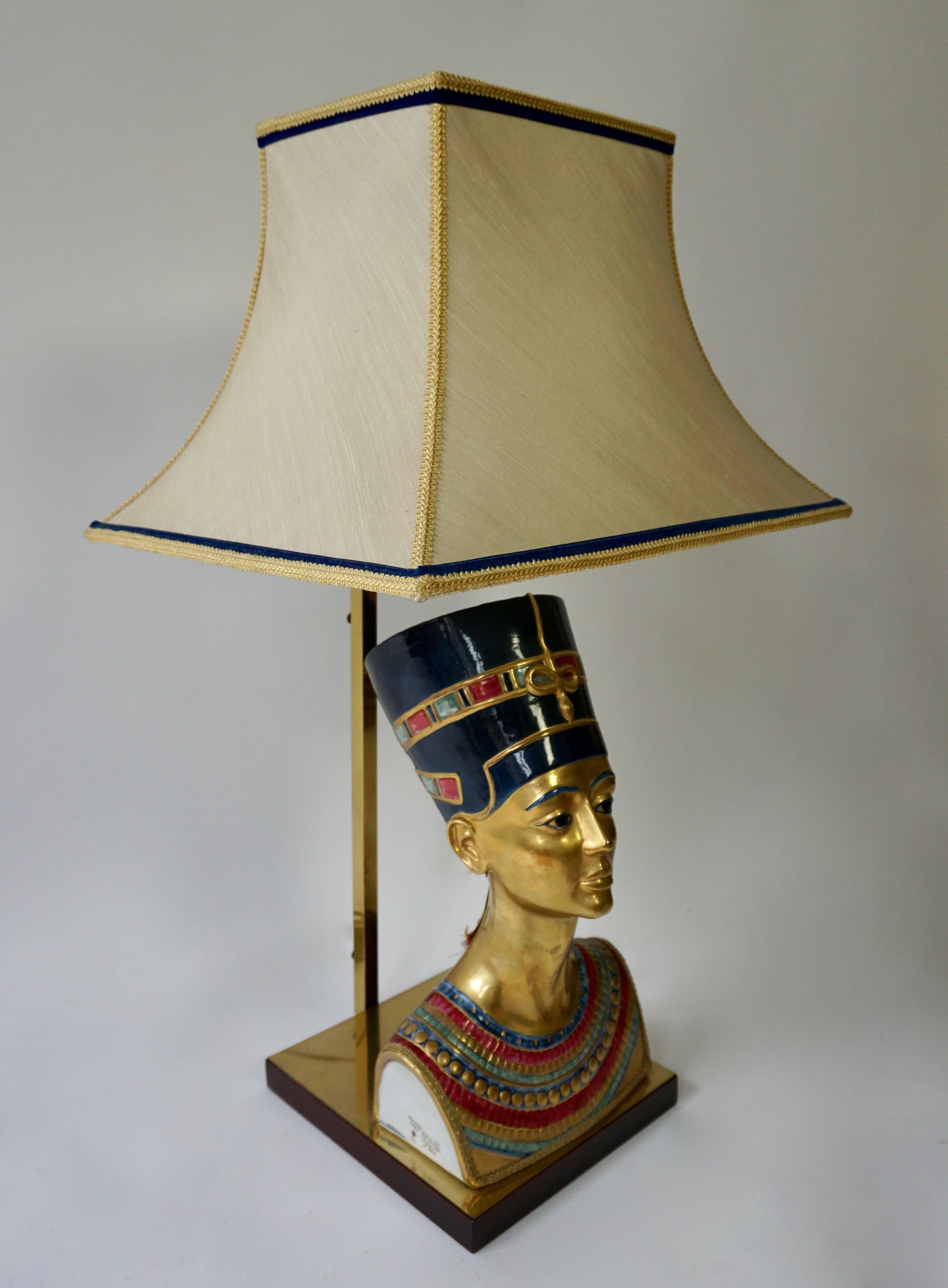 Ägyptische Pharoh-Königinbüsten, Tischlampen von Edoardo Tasca (Moderne der Mitte des Jahrhunderts) im Angebot