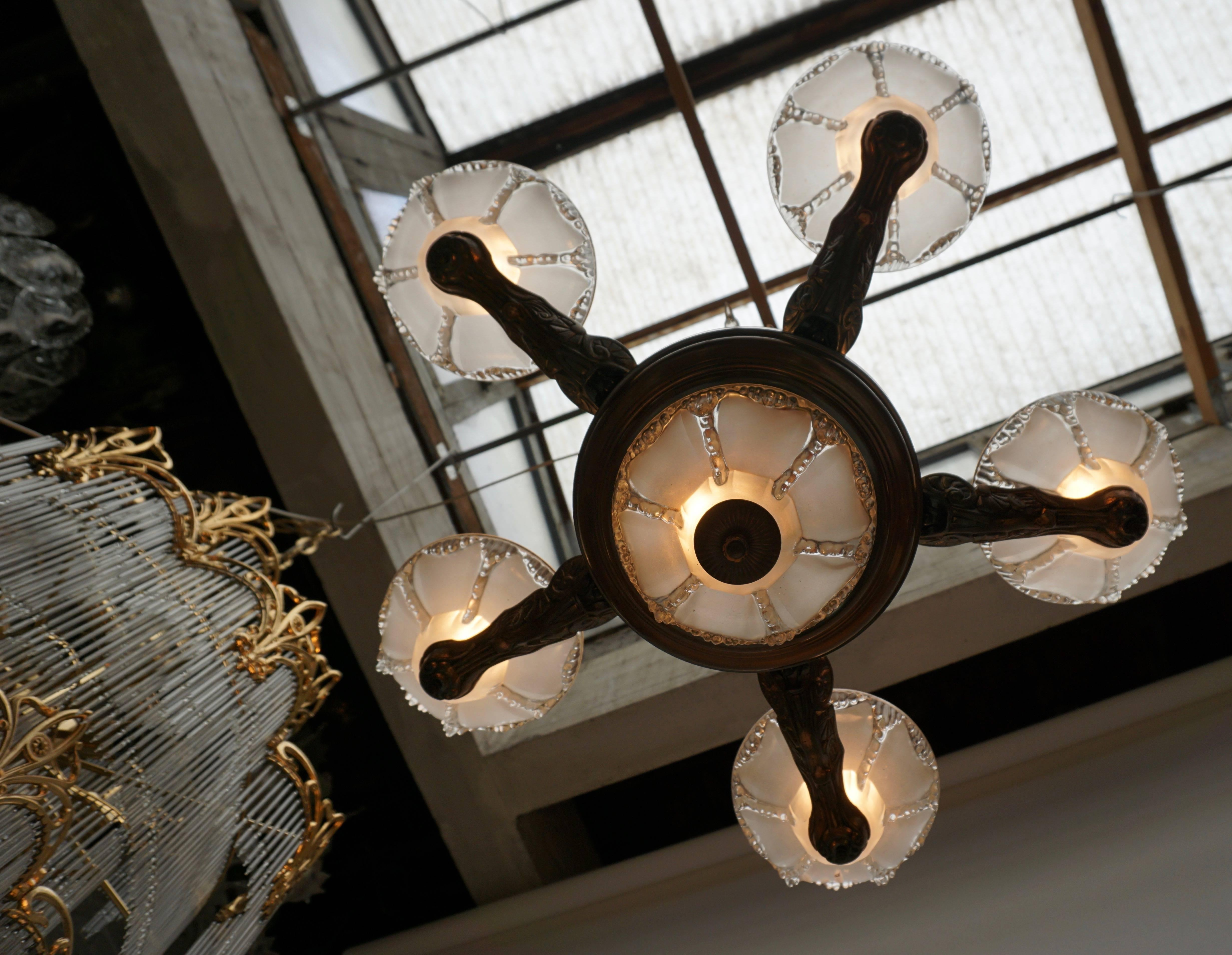 Legno curvato Lampadario Art Deco in vendita