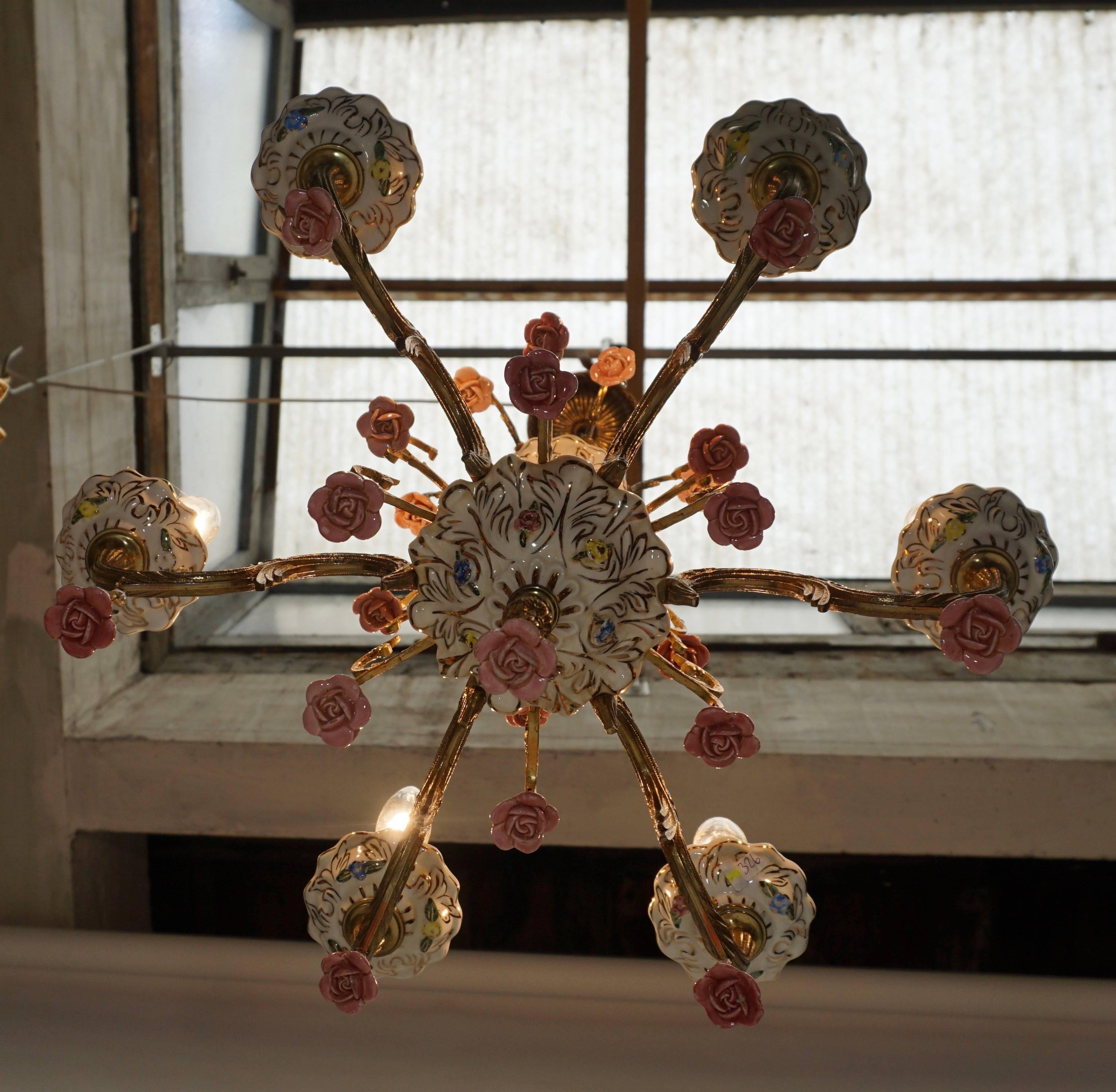 Italian Chandelier in Gilt Iron with Porcelain Flowers