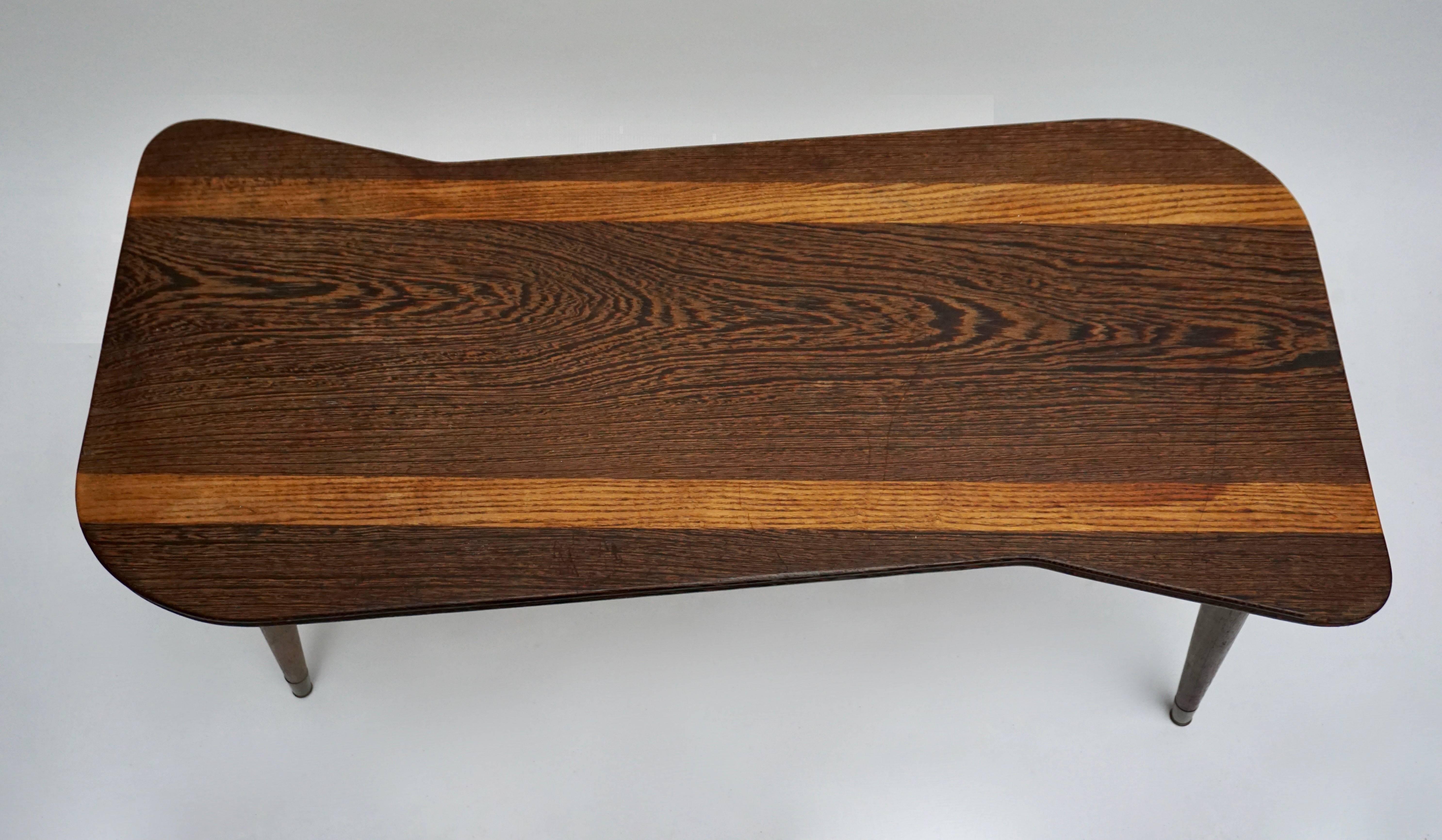 Mid-Century Modern Table basse en wengé en vente