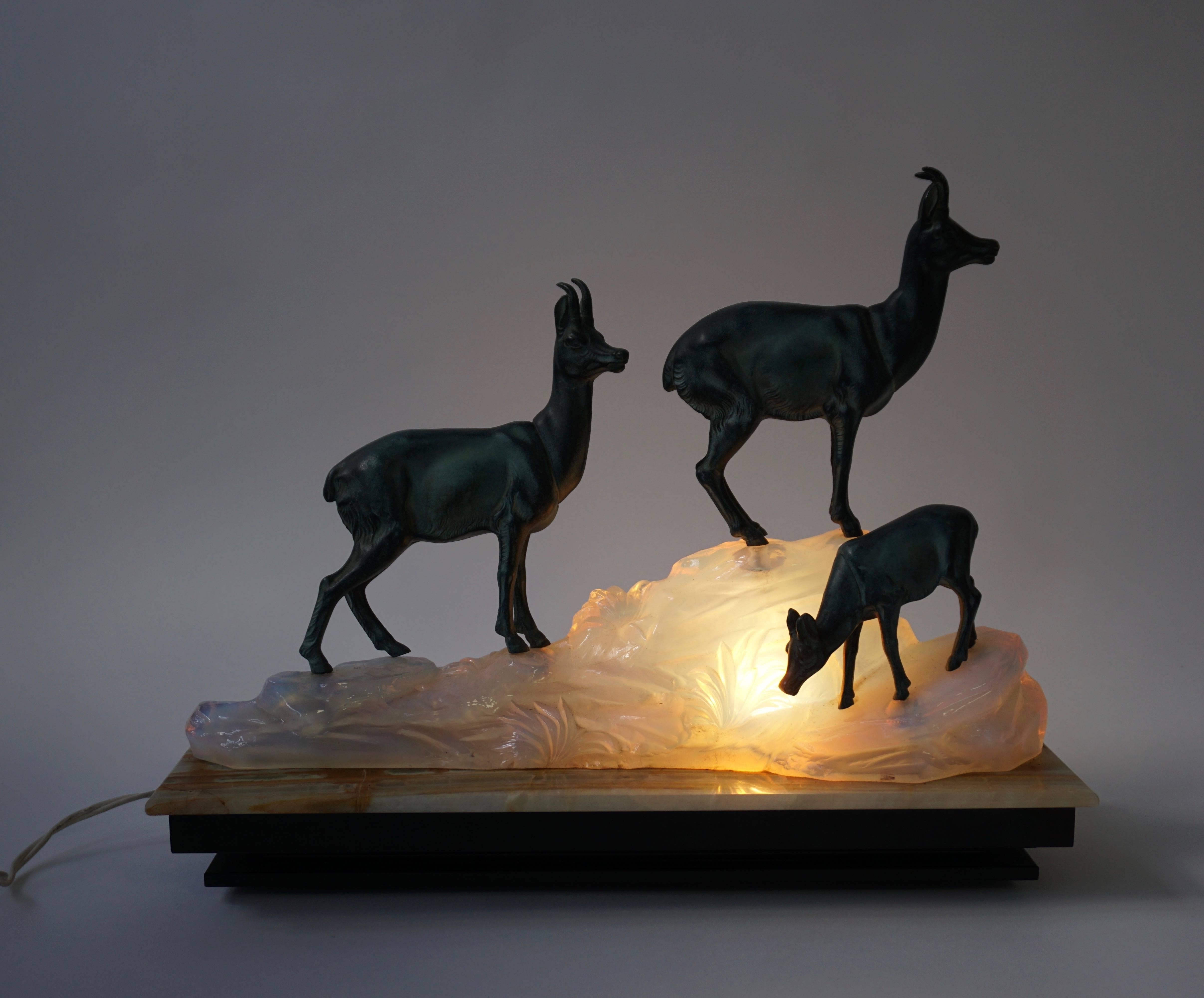 Italian Art Deco Table Lamp Sculpture For Sale