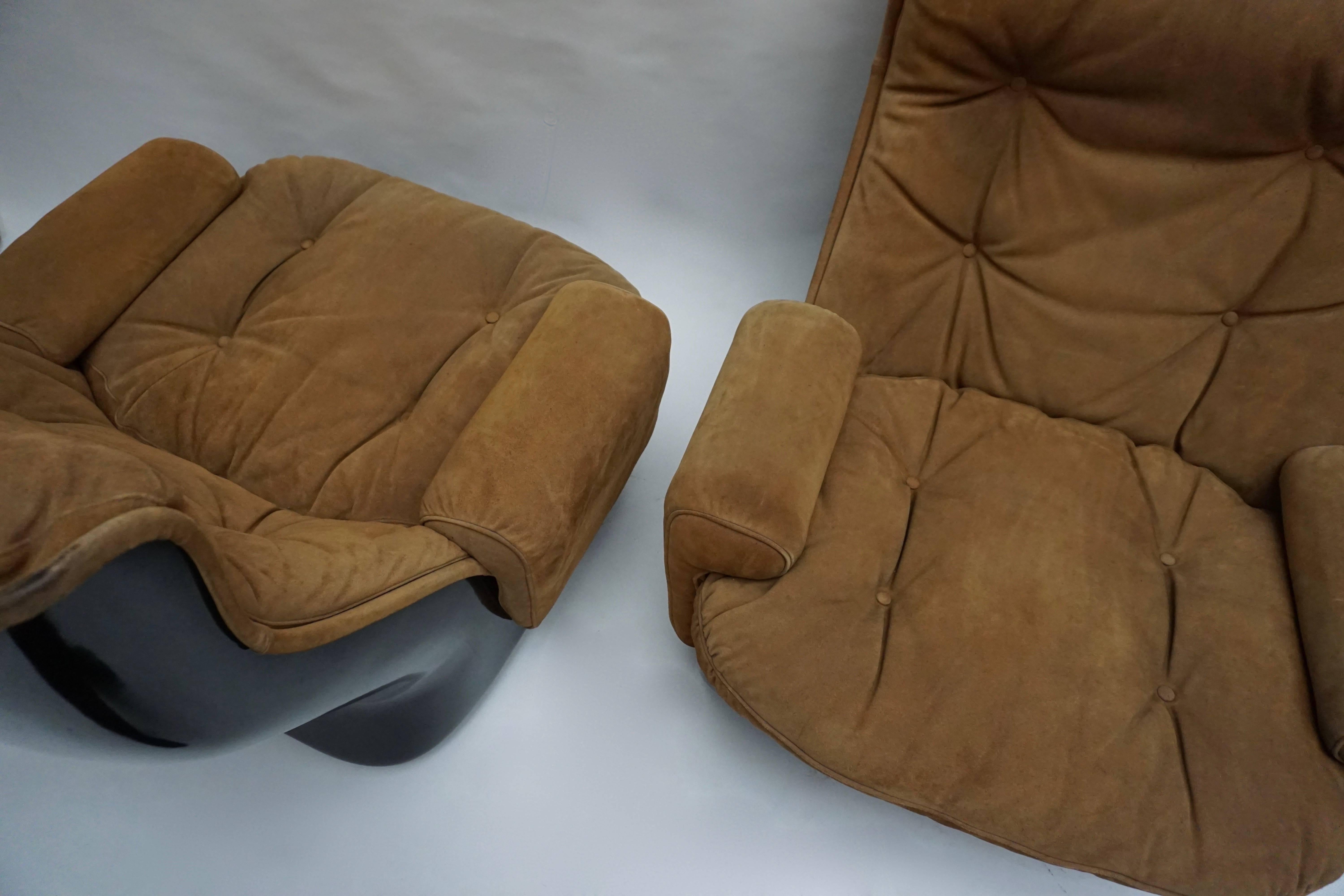 Two Lounge Chairs by Airborne International, circa 1970s For Sale 1