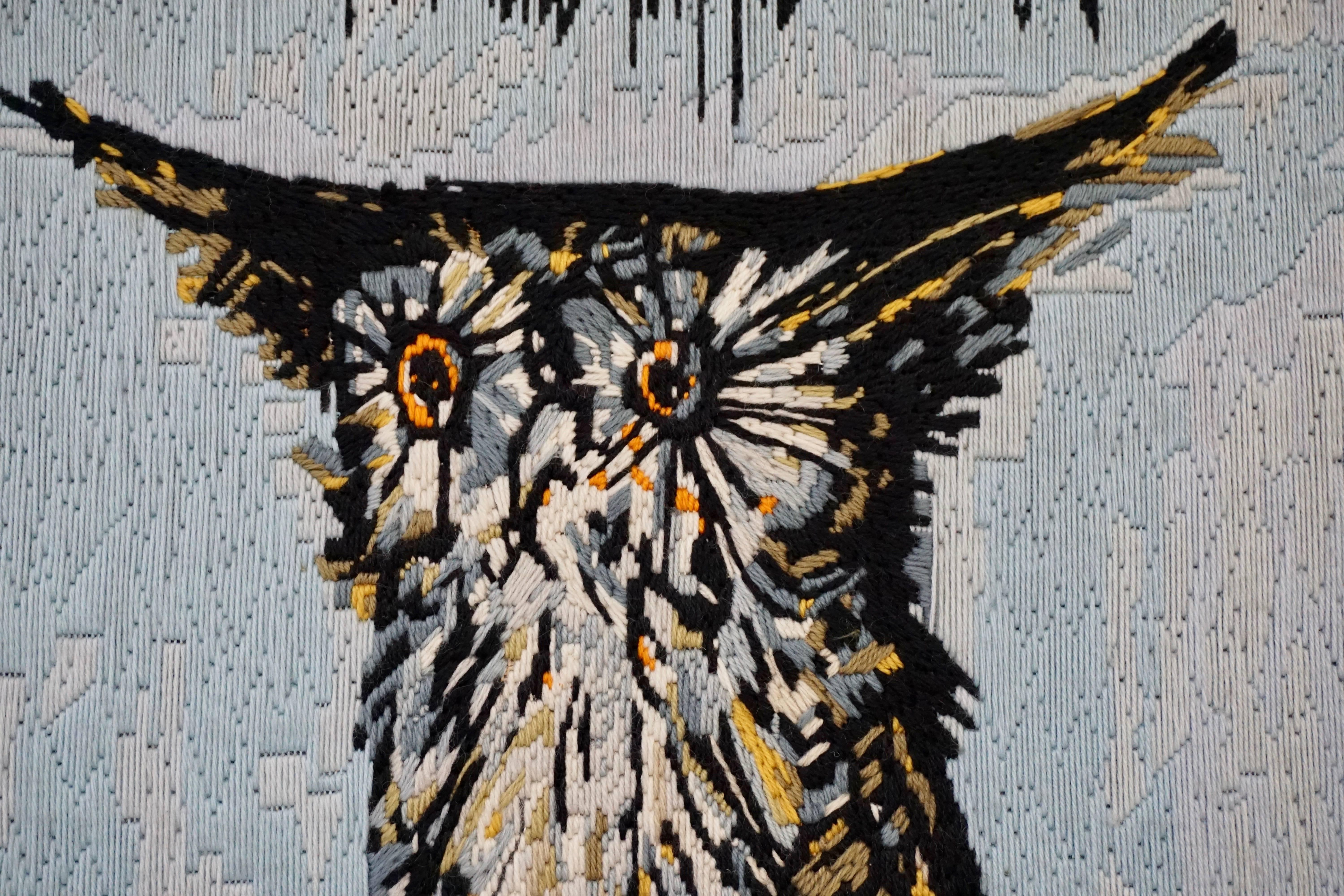 Bernard Buffet the owl wool tapestry.
Tapestry executed by Colette Morin, 1969.
DMC collection.
Dimensions: 53 cm x 63 cm (without frame).
 