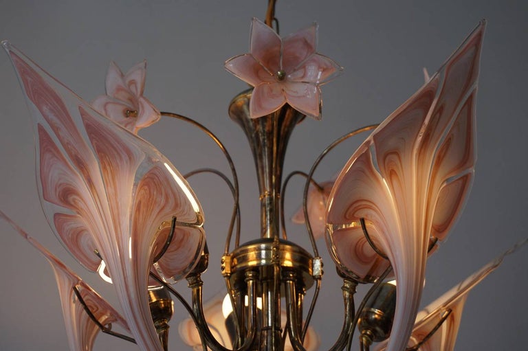 Italian Murano Glass Flower Chandelier In Good Condition For Sale In Antwerp, BE