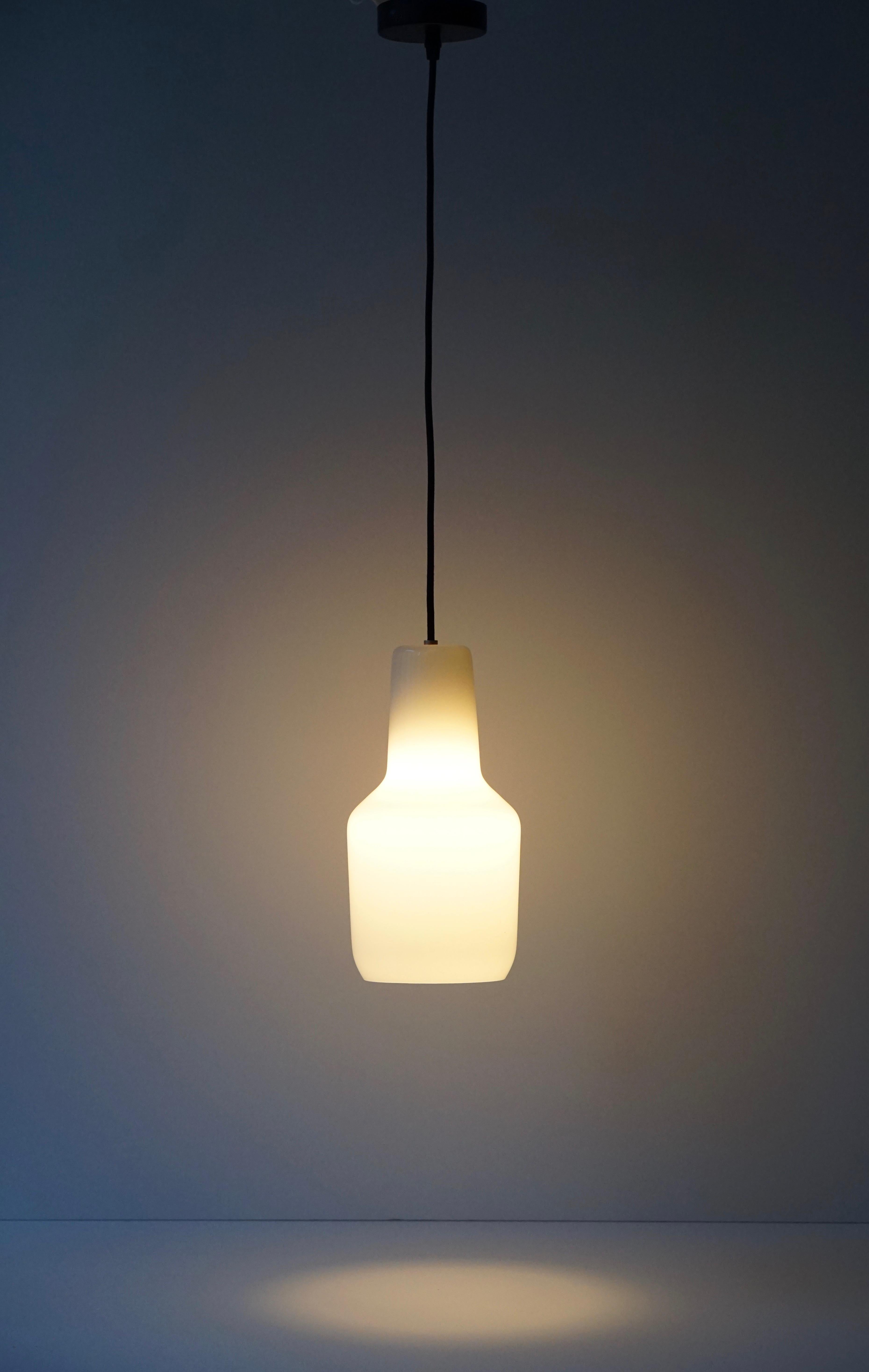 One of Four Venini Massimo Vignelli Pendant Lamps, 1960 In Good Condition In Antwerp, BE