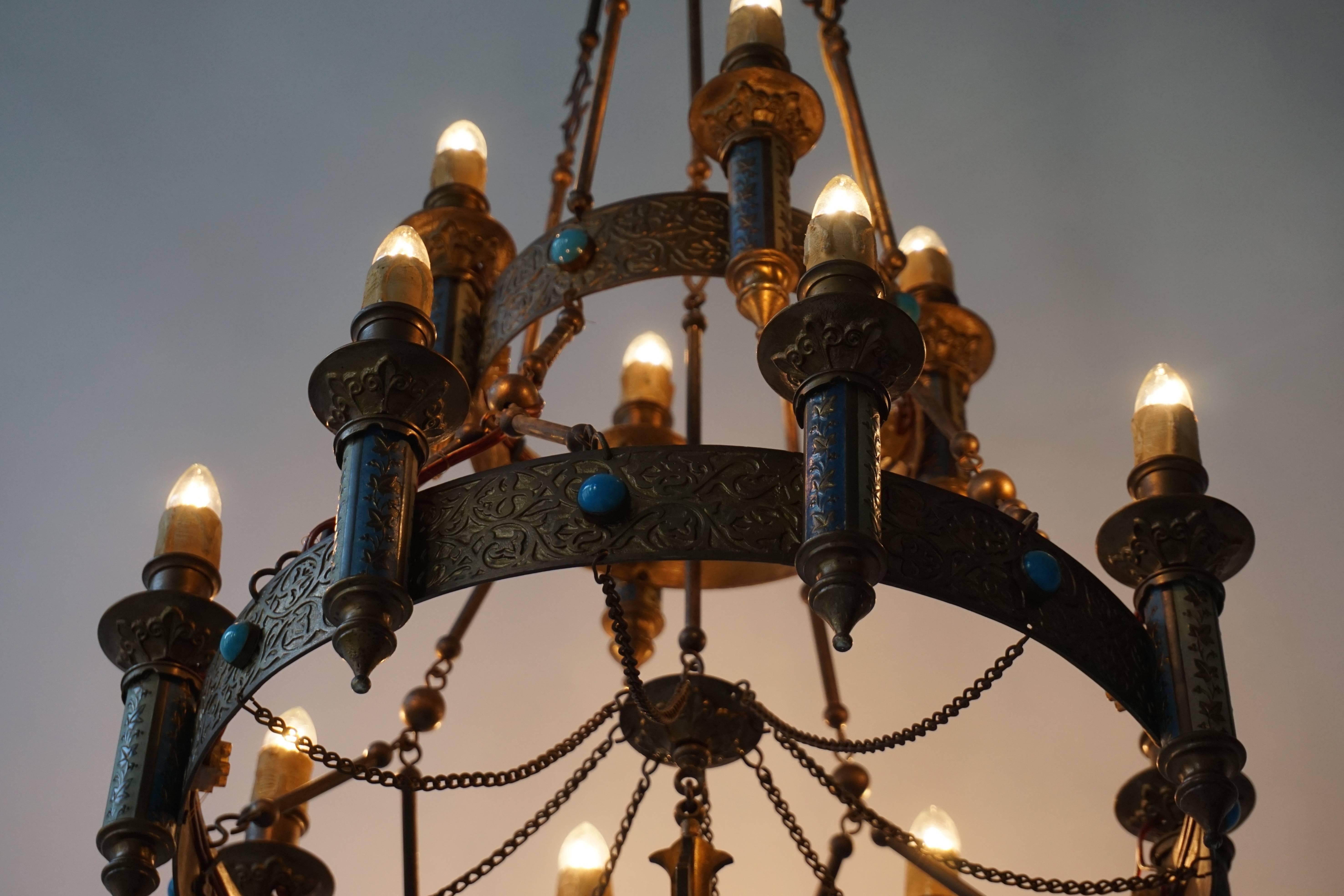 Rare Neo-Gothic Chandelier  In Excellent Condition In Antwerp, BE