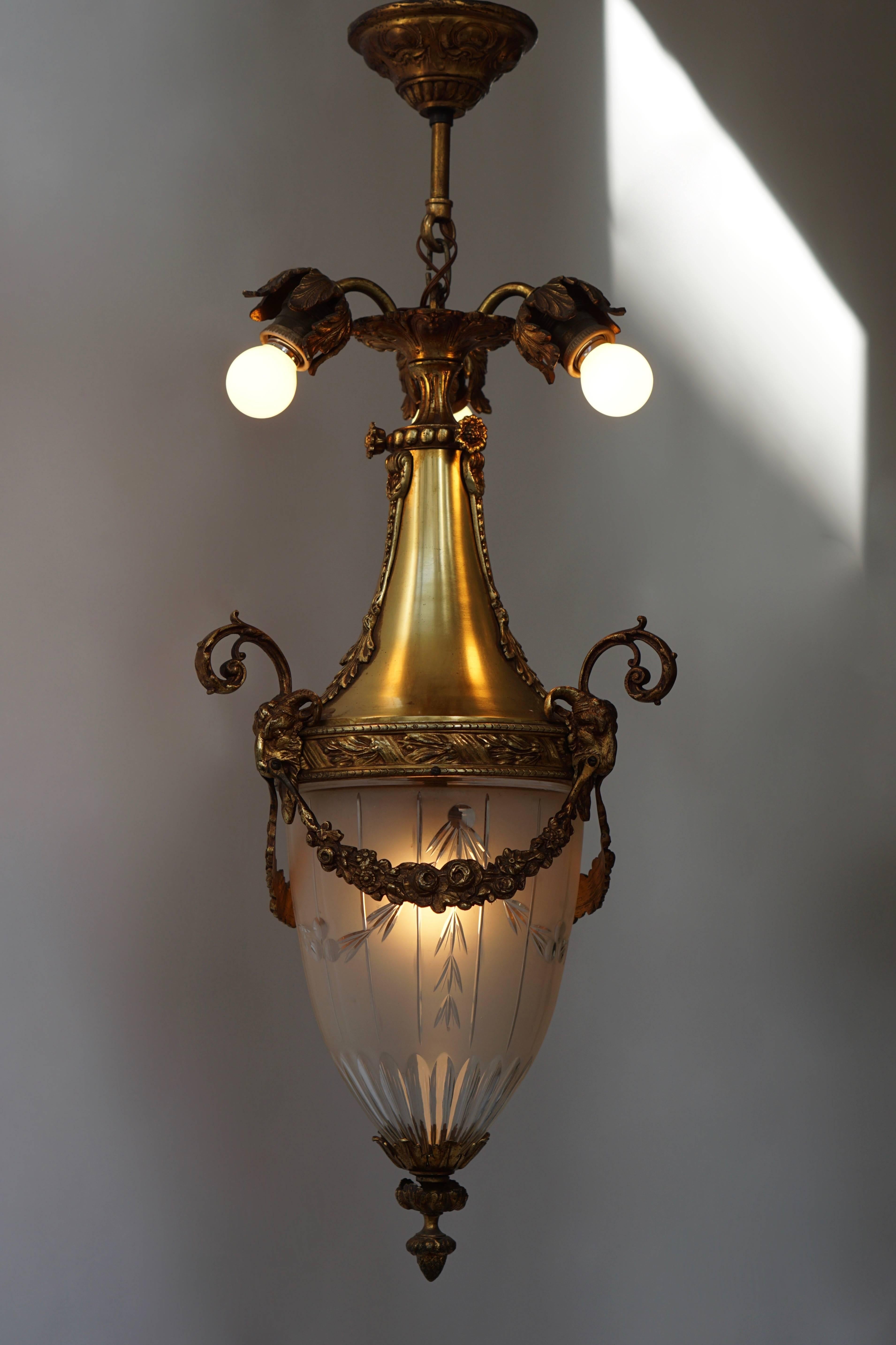 Art Deco Cut-Glass Lantern In Excellent Condition In Antwerp, BE