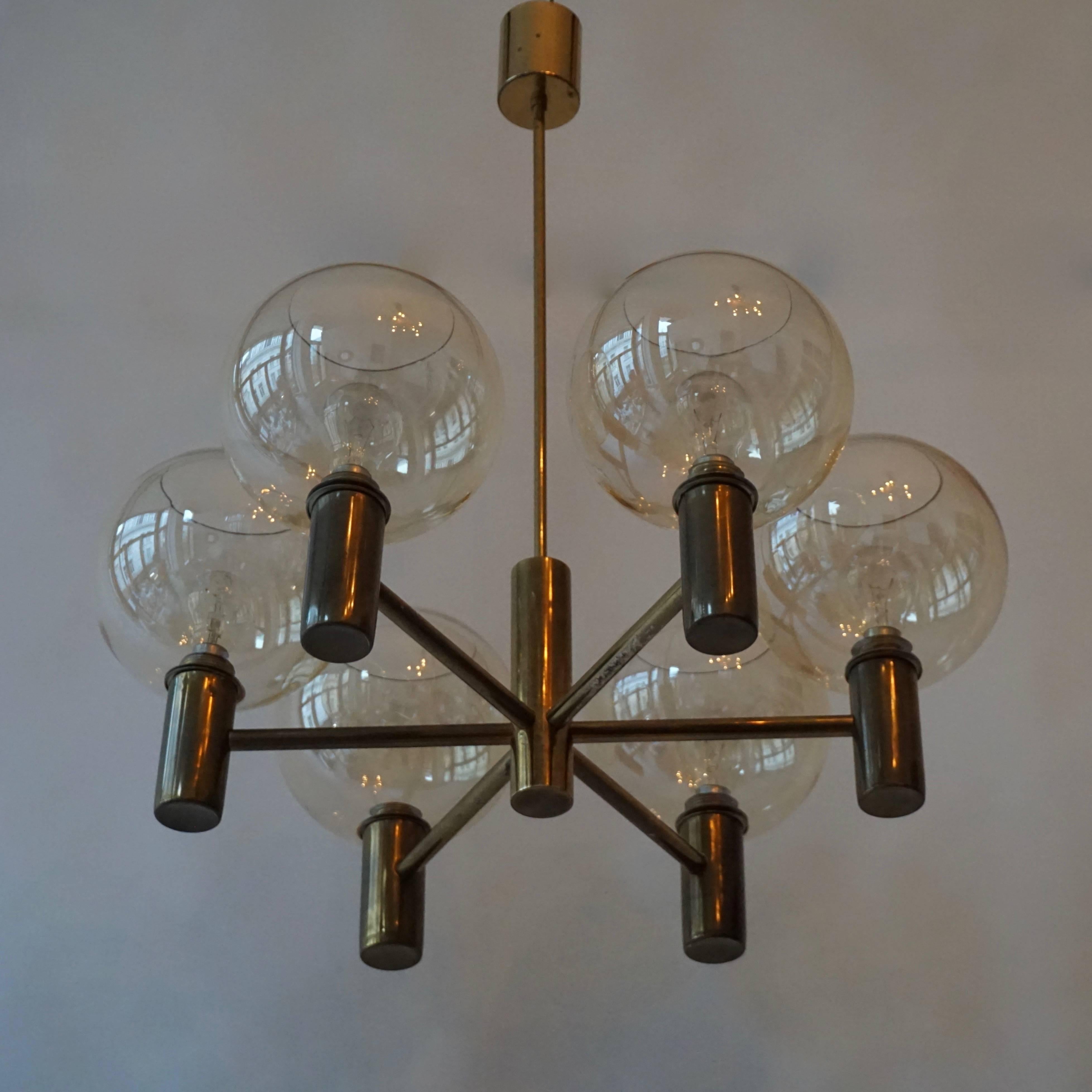 One Hans Agne Jakobsson Chandelier In Good Condition For Sale In Antwerp, BE
