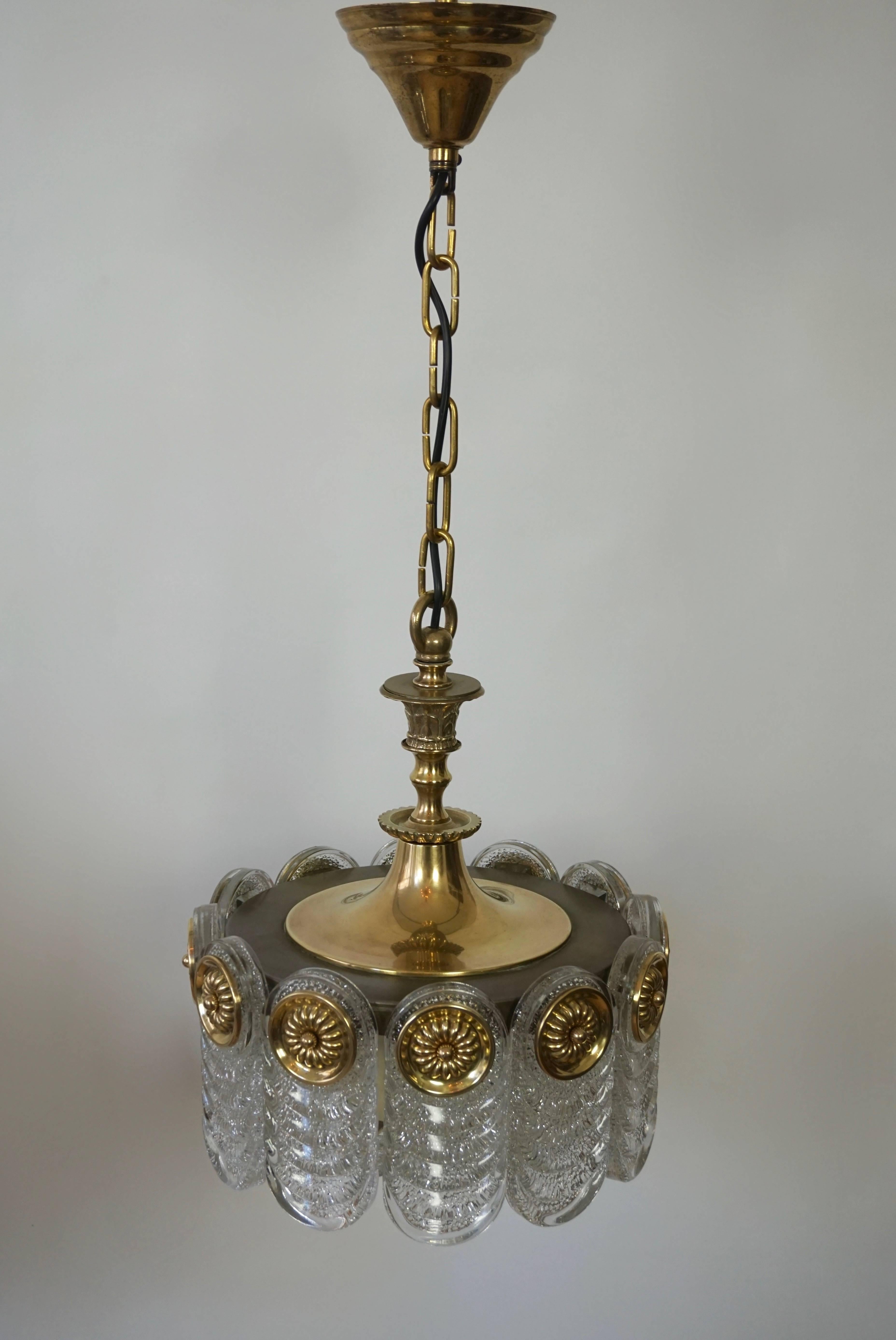 Italian Murano Glass and Brass Chandelier 4