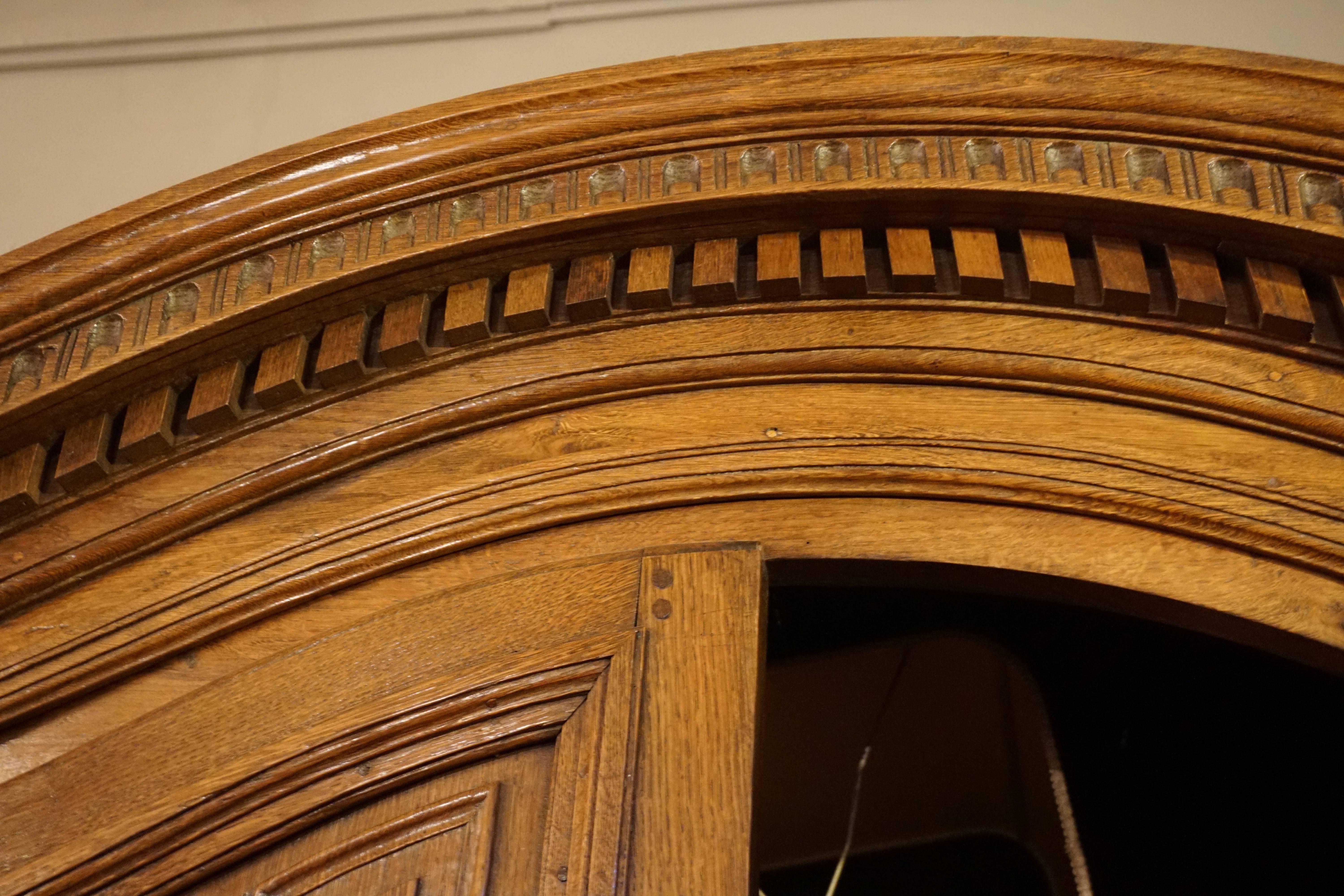 Elegant Honey, Colored Oak Armoire, Flemish, circa 1785 2