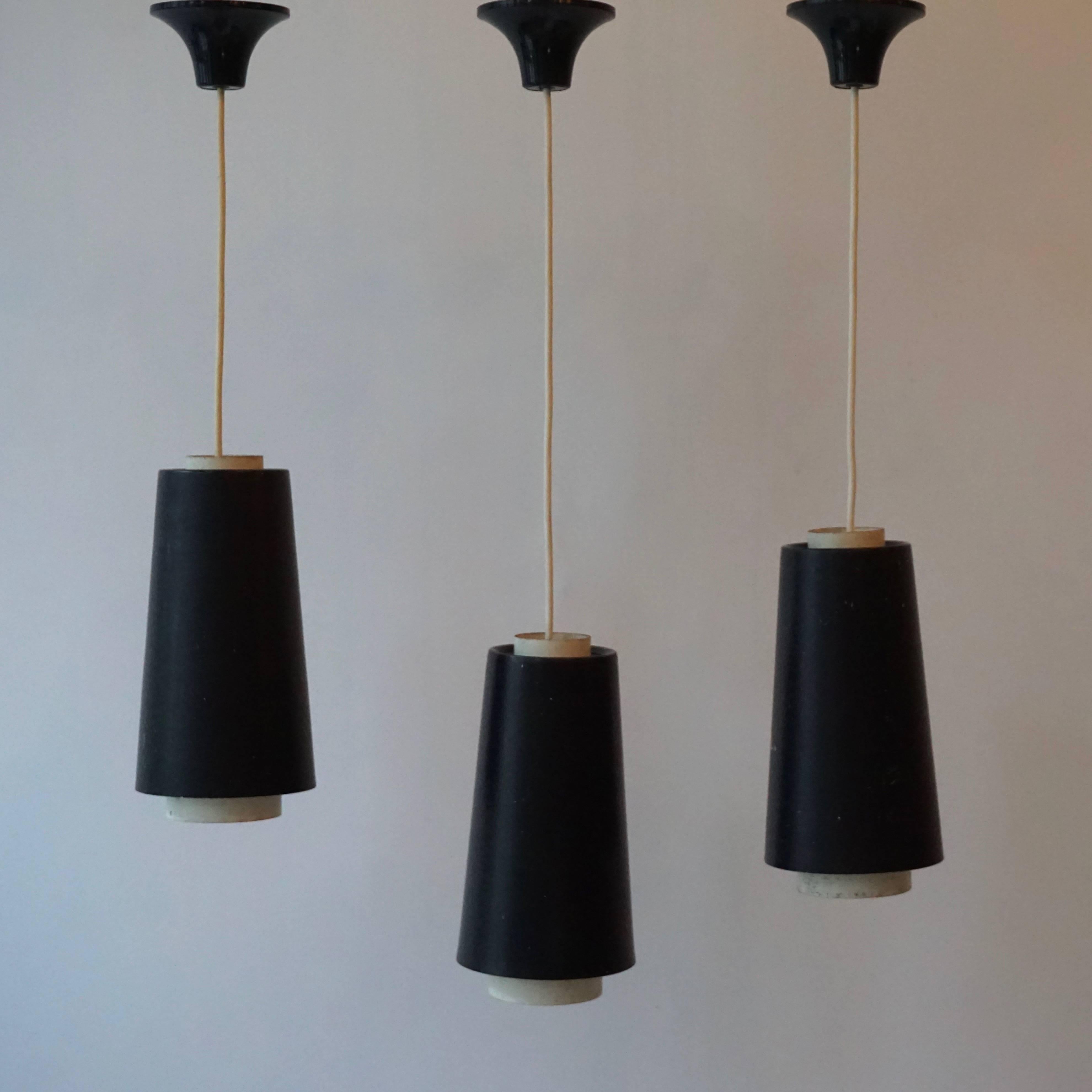 Set of Three Pendant Lights In Good Condition In Antwerp, BE