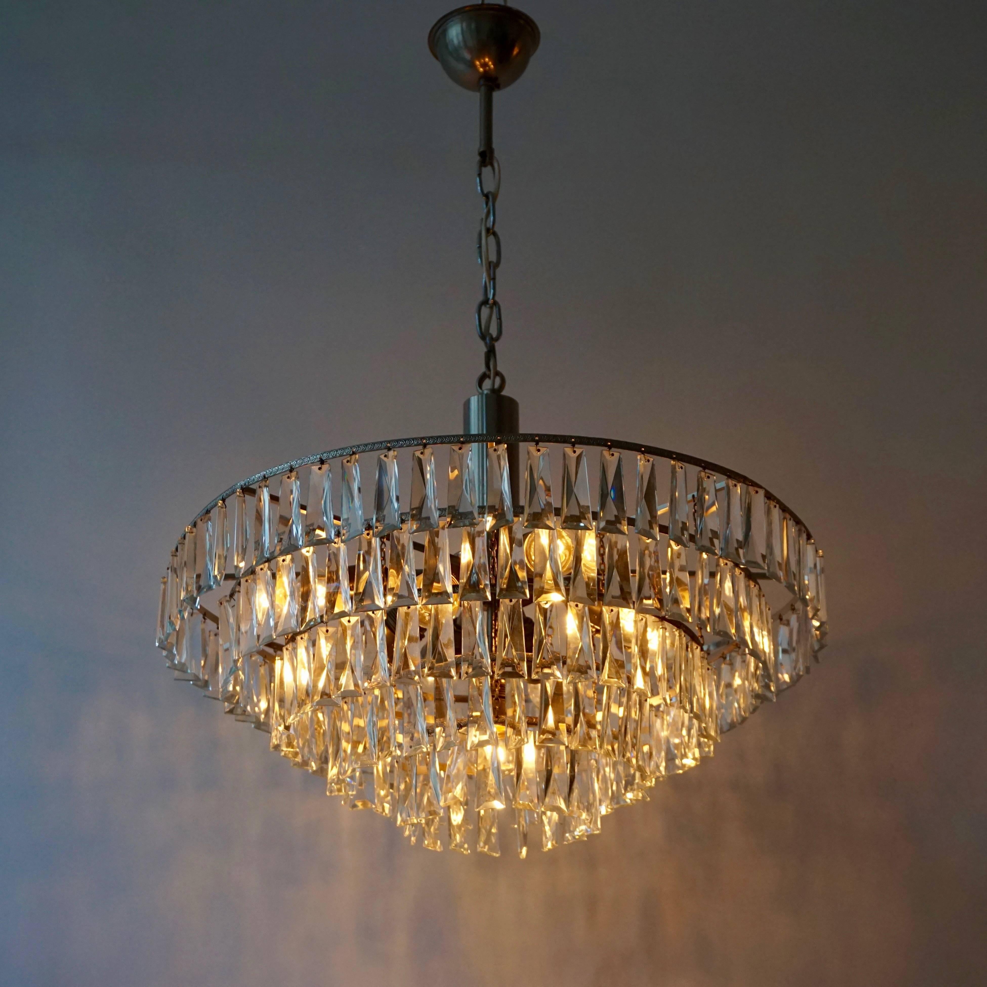 Four Crystal Glass and Brass Chandeliers In Good Condition For Sale In Antwerp, BE