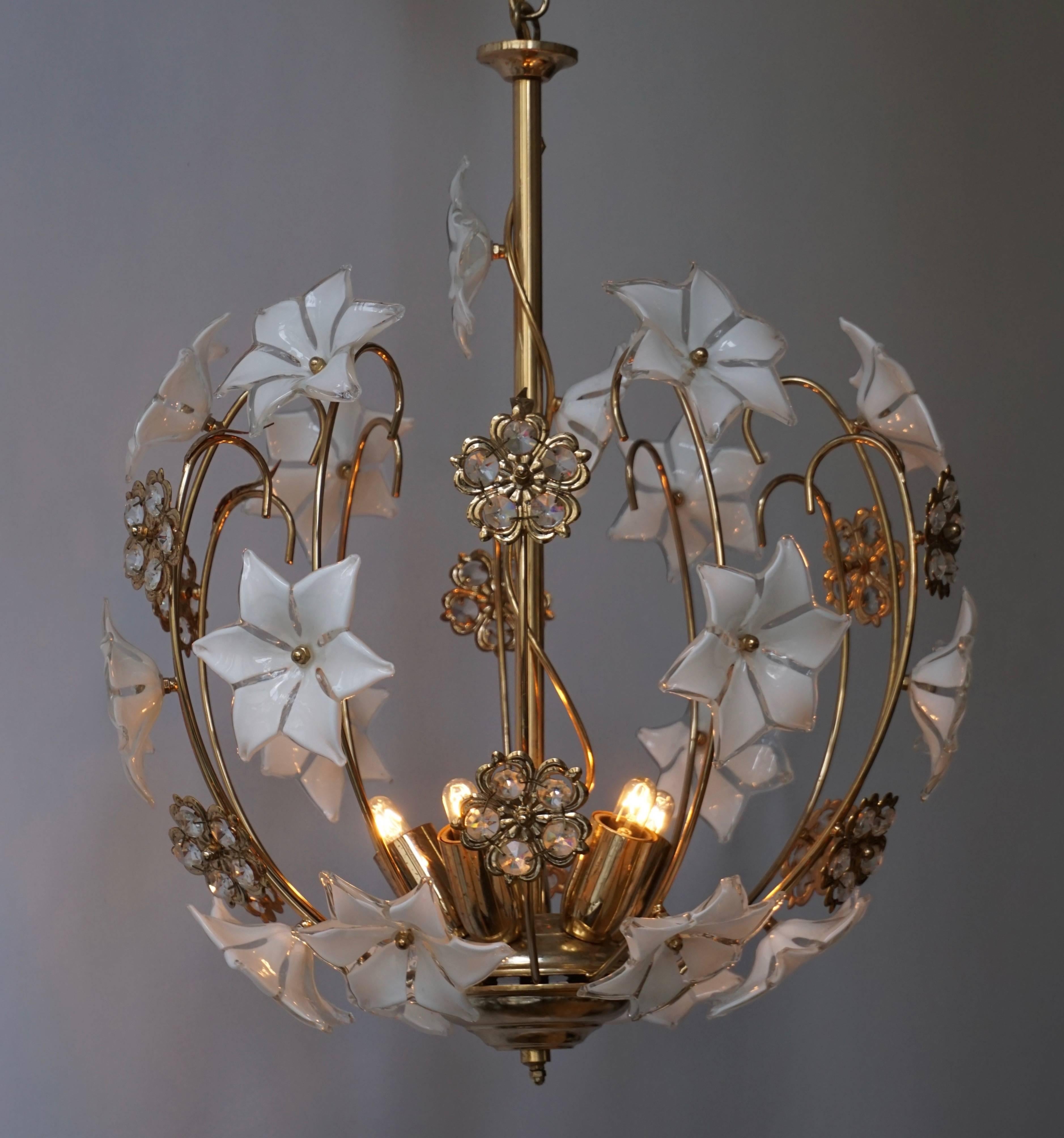 Hollywood-Regency Style Brass Chandelier In Good Condition In Antwerp, BE