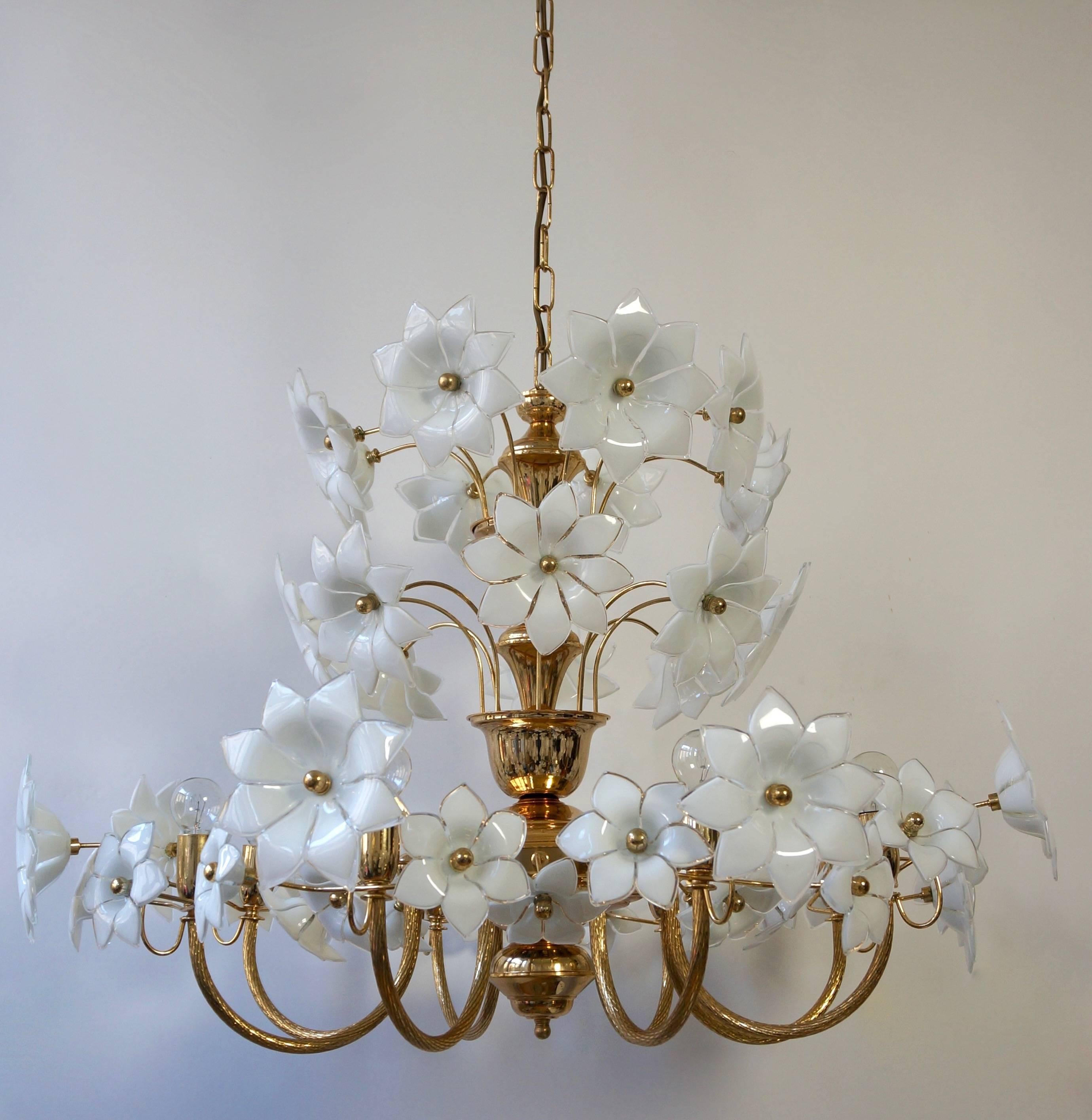 Huge Palwa Gilded Brass and Glass Flower Chandelier In Good Condition In Antwerp, BE