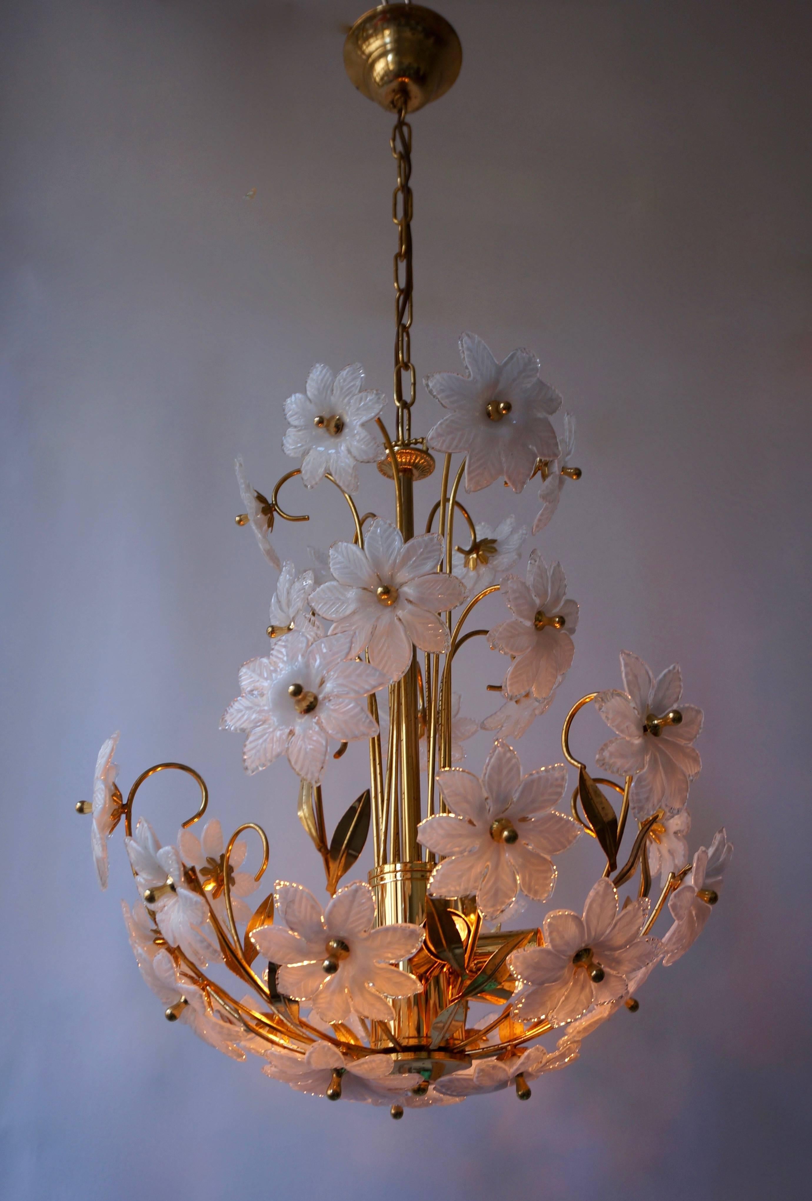 Gilded Brass and Glass Flower Chandelier In Good Condition In Antwerp, BE