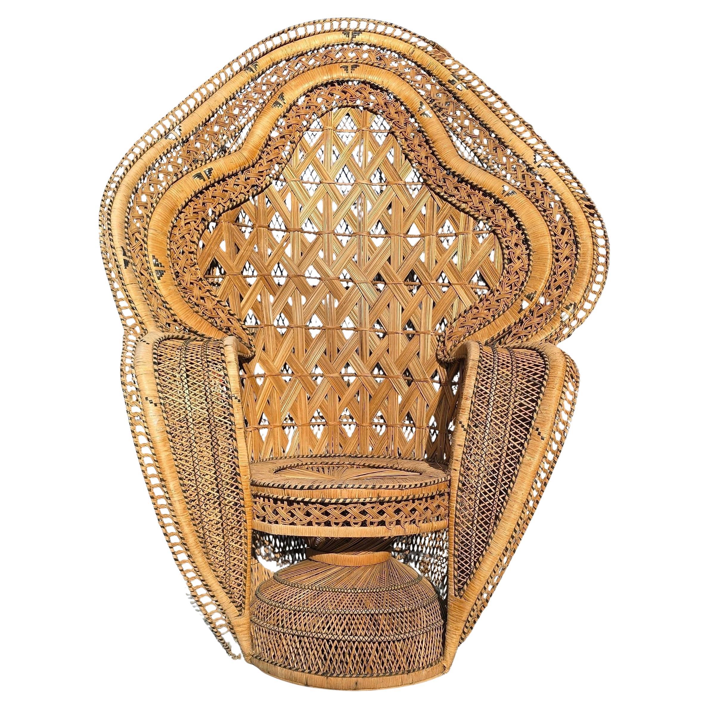 Silla grande de pavo real de ratán tejido a mano, Southeast Asia, 1960s-1970s en venta