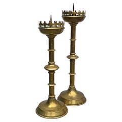 Candelabro da altare d'epoca in ottone in stile neogotico, 1880 circa