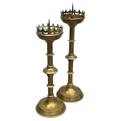 Candelabro da altare d'epoca in ottone in stile neogotico, 1880 circa