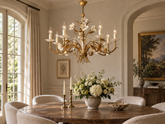 Italian Florentine Gilt Metal and Tole Eight-Arm Floral Chandelier, circa 1970