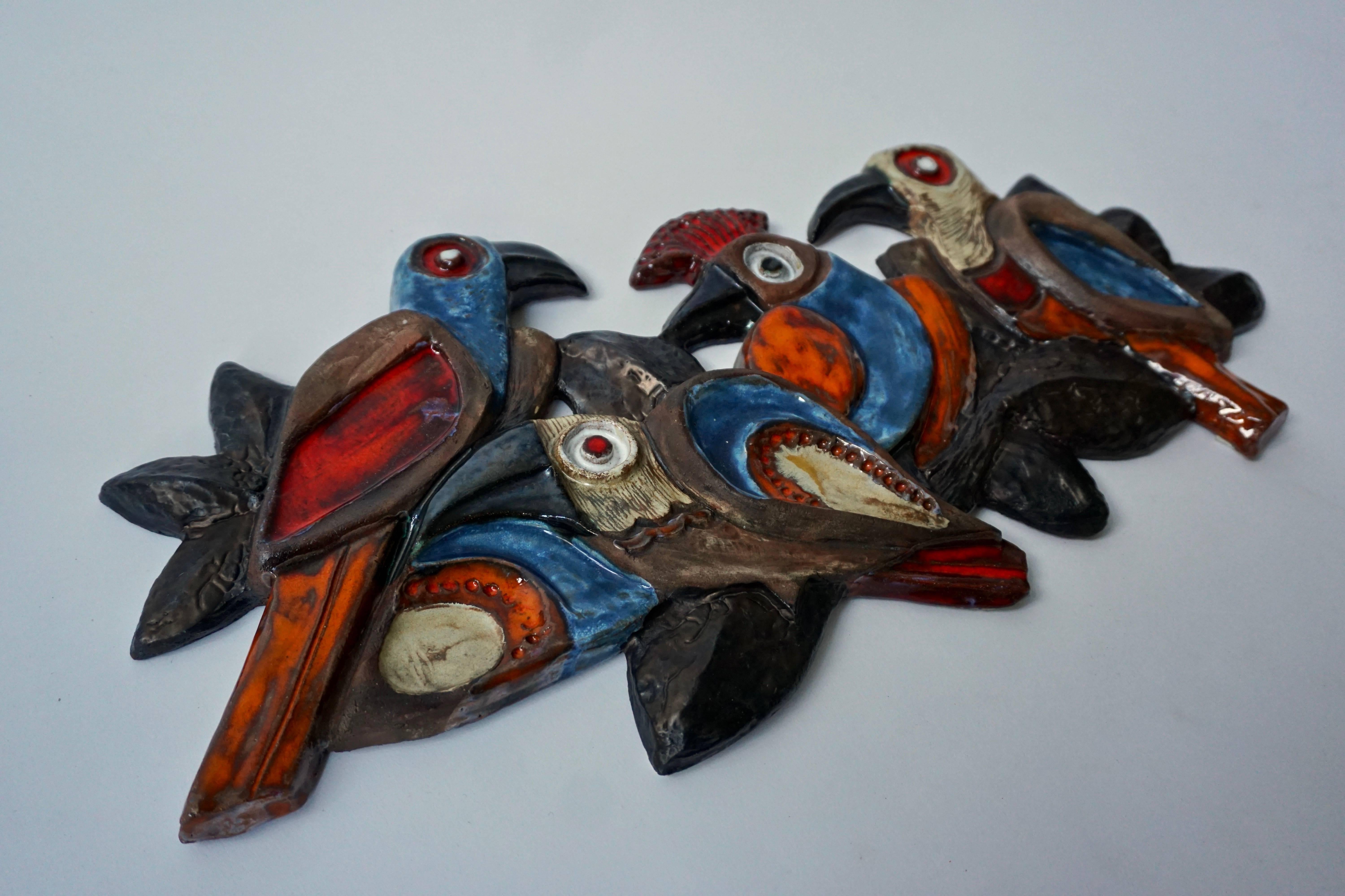 Ceramic wall art sculpture with birds.
Belgium 1960s.
Width:55 cm.
Height:28 cm.
depth:3 cm.