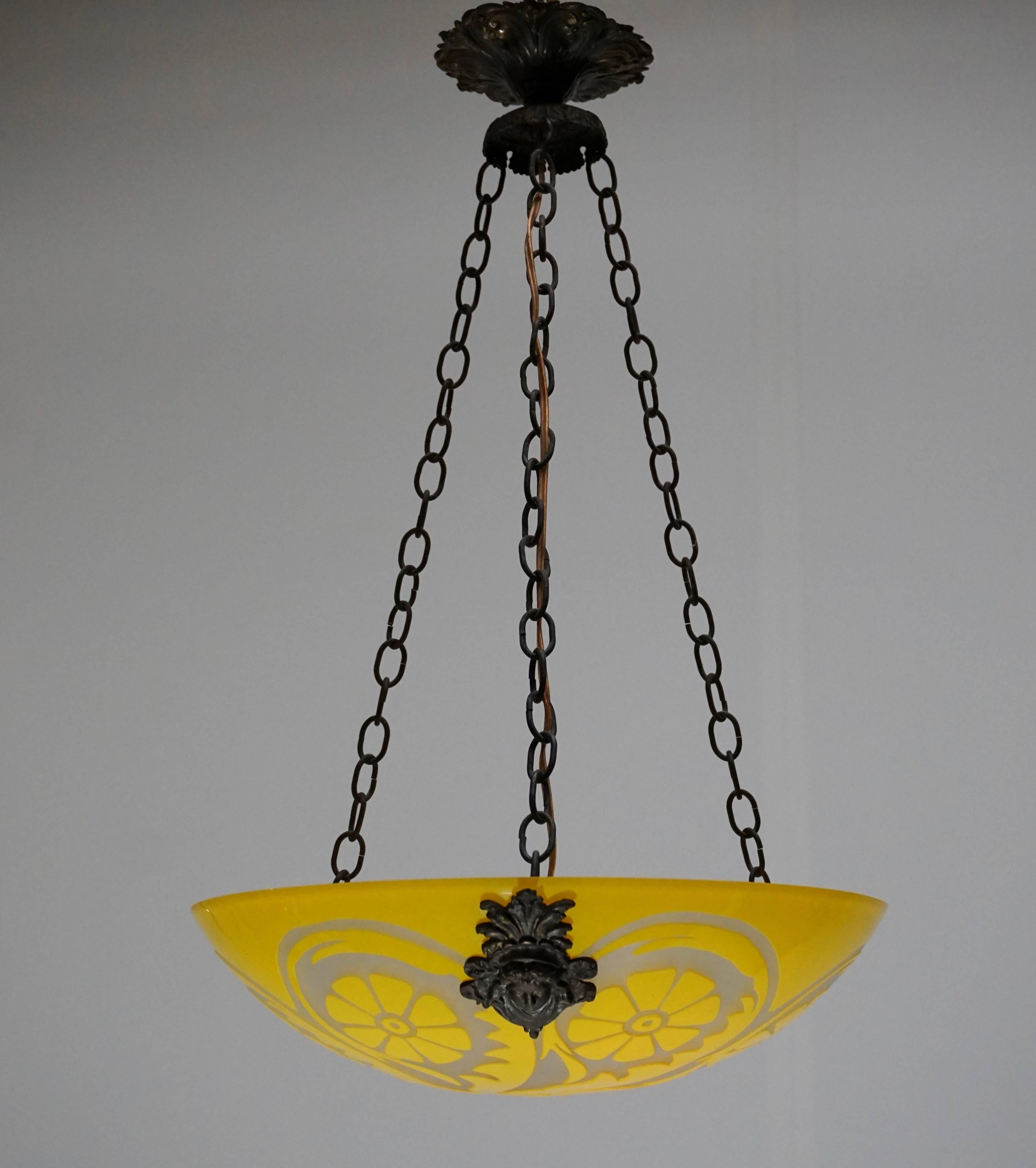 Mid-Century Modern Lampe à suspension en verre en vente