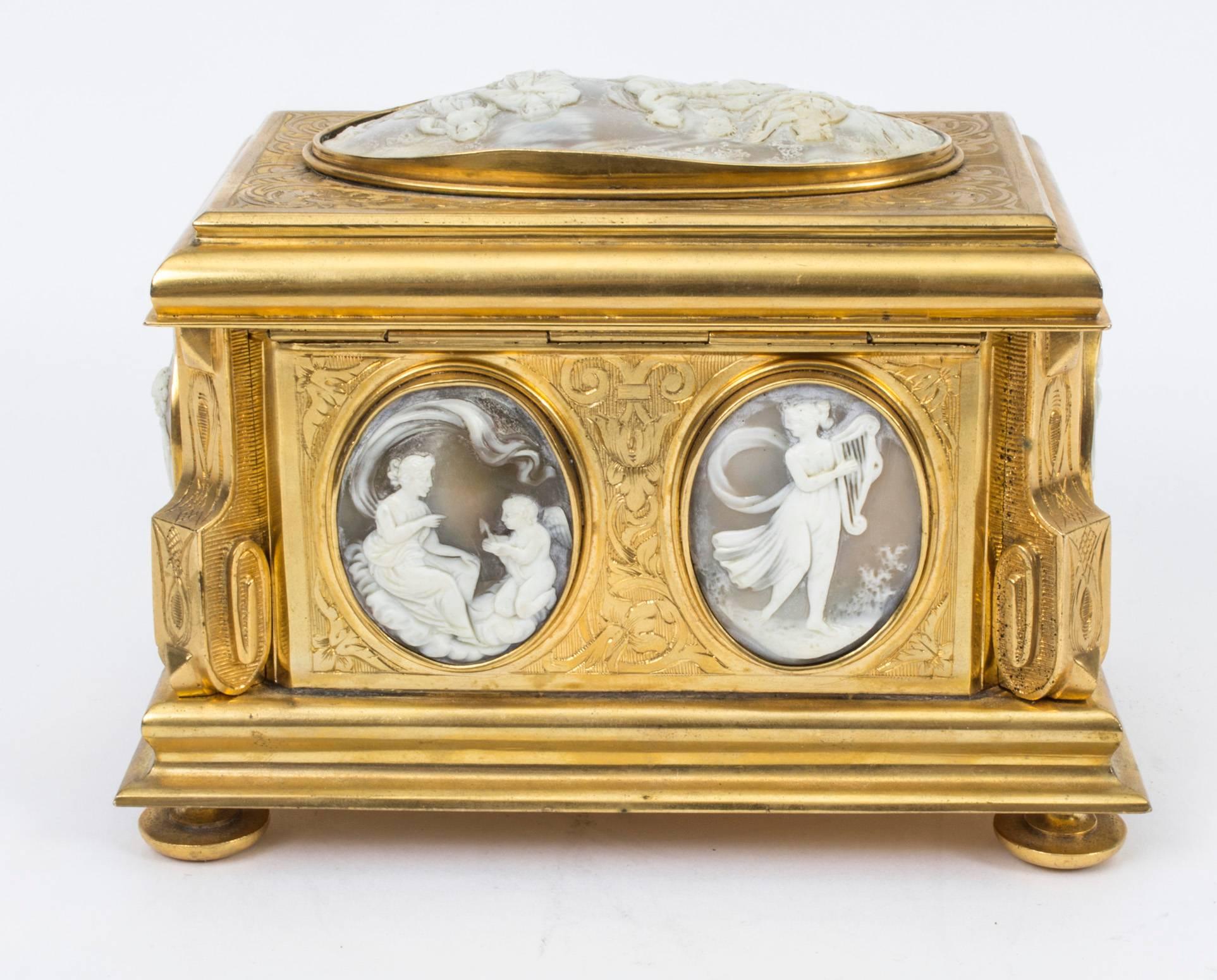 19th Century Gilt Bronze Jewel Casket Box by Tahan In Excellent Condition In London, GB