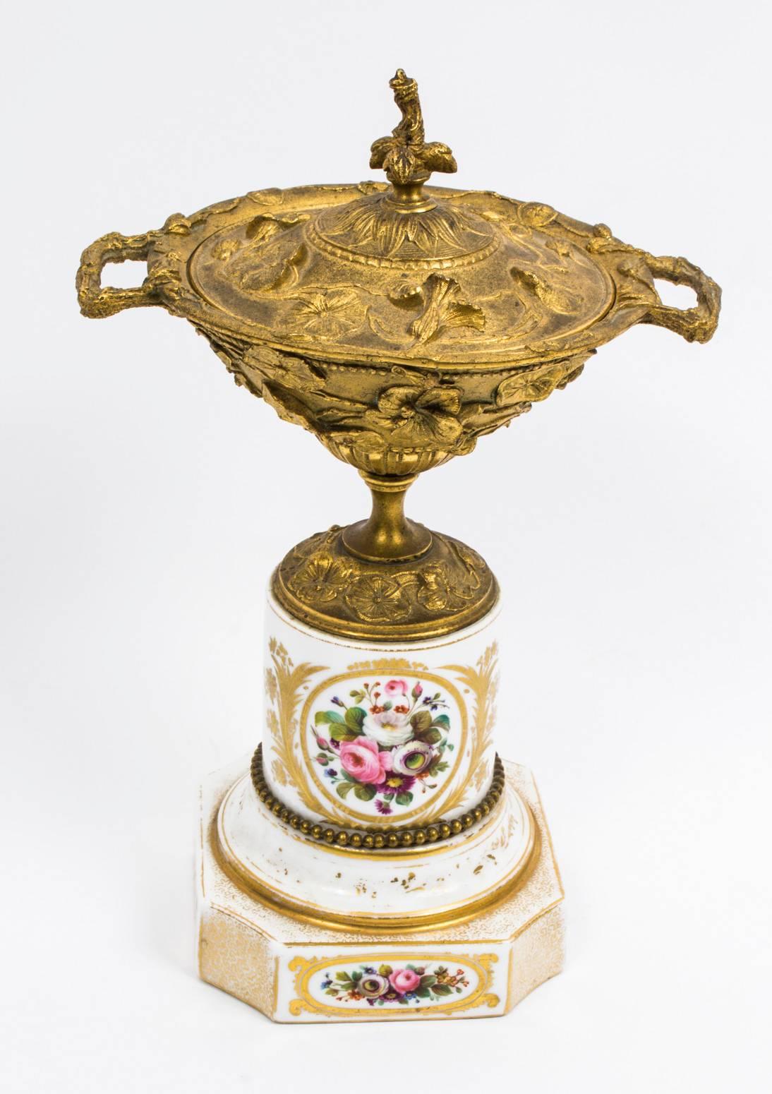 19th Century Pair of French Ormolu and Porcelain Urns 3