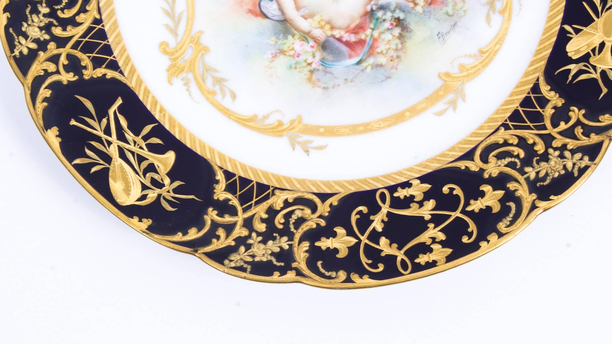 Antique Pair of French Cabinet Plates and Amorini x Boucher, circa 1900 3