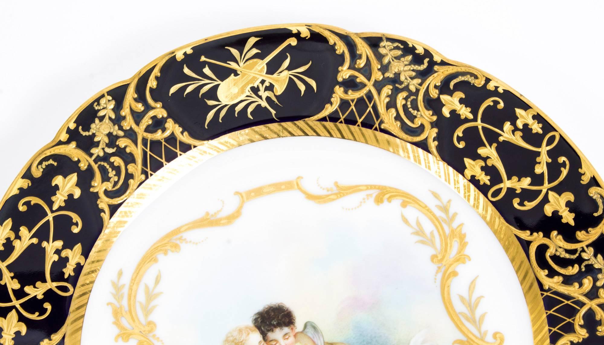 Antique Pair of French Cabinet Plates and Amorini x Boucher, circa 1900 2