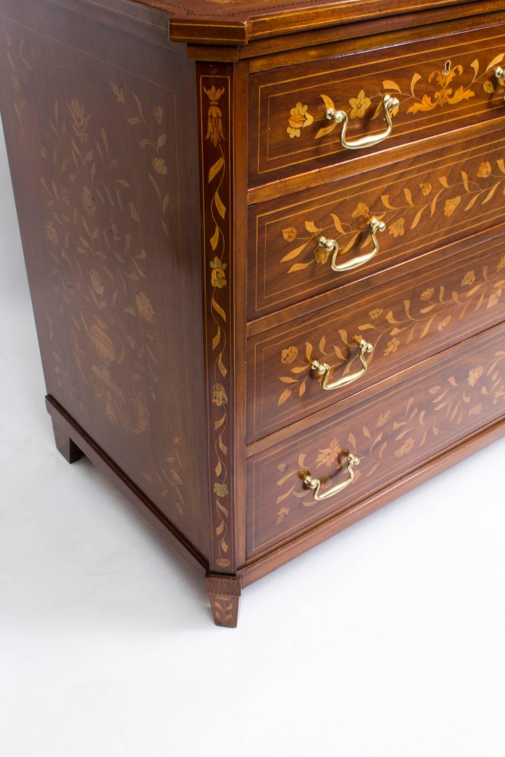 Early 20th Century Dutch Floral Marquetry Mahogany Chest 4