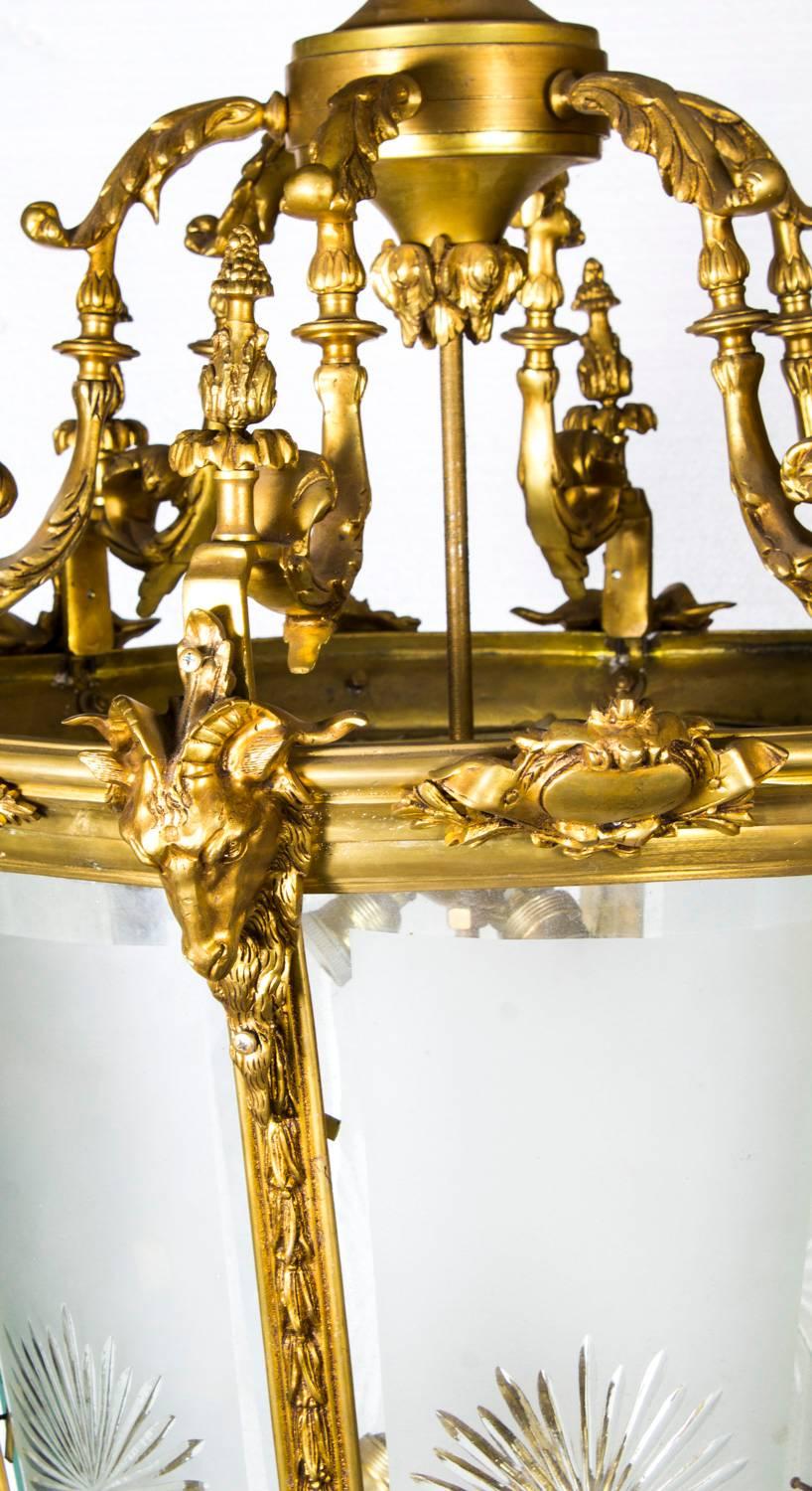 Sechs-Licht-Hallenlaterne aus vergoldeter Bronze im Vintage-Stil, spätes 20. Jahrhundert (Vergoldet) im Angebot