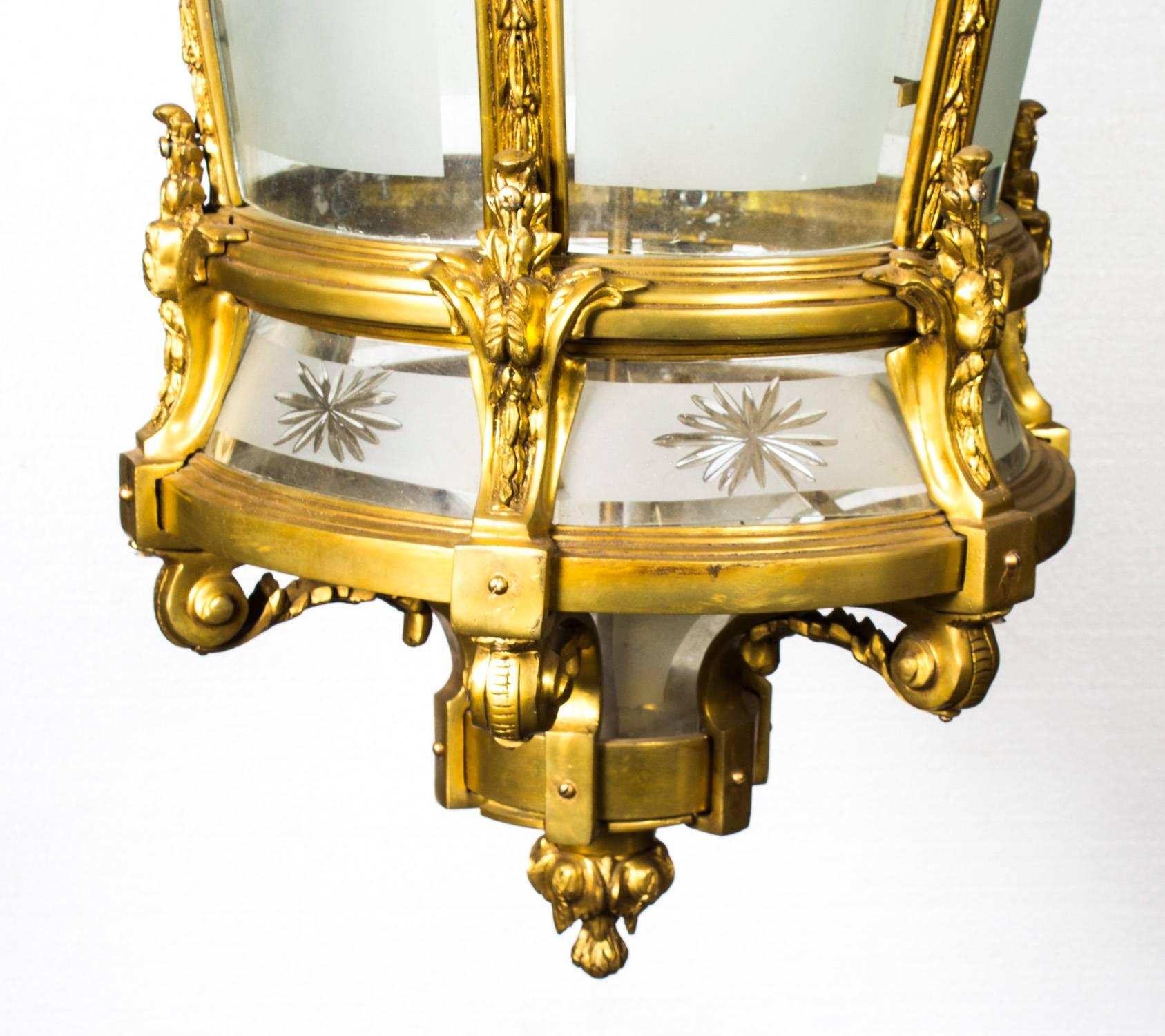 Sechs-Licht-Hallenlaterne aus vergoldeter Bronze im Vintage-Stil, spätes 20. Jahrhundert im Angebot 3