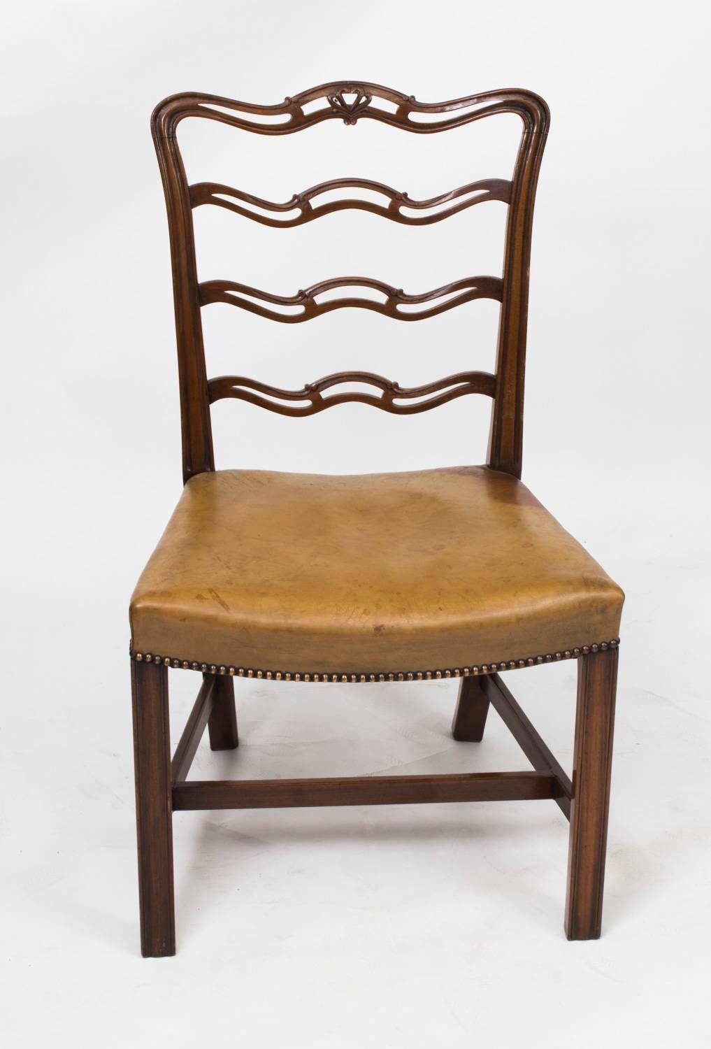 Early 20th Century Set of 8 Chippendale Ladderback Dining Chairs from Harrods  In Excellent Condition In London, GB