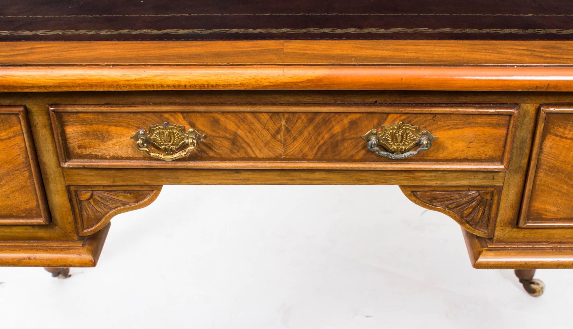 Early 20th Century Figured Walnut Writing Table Desk 1