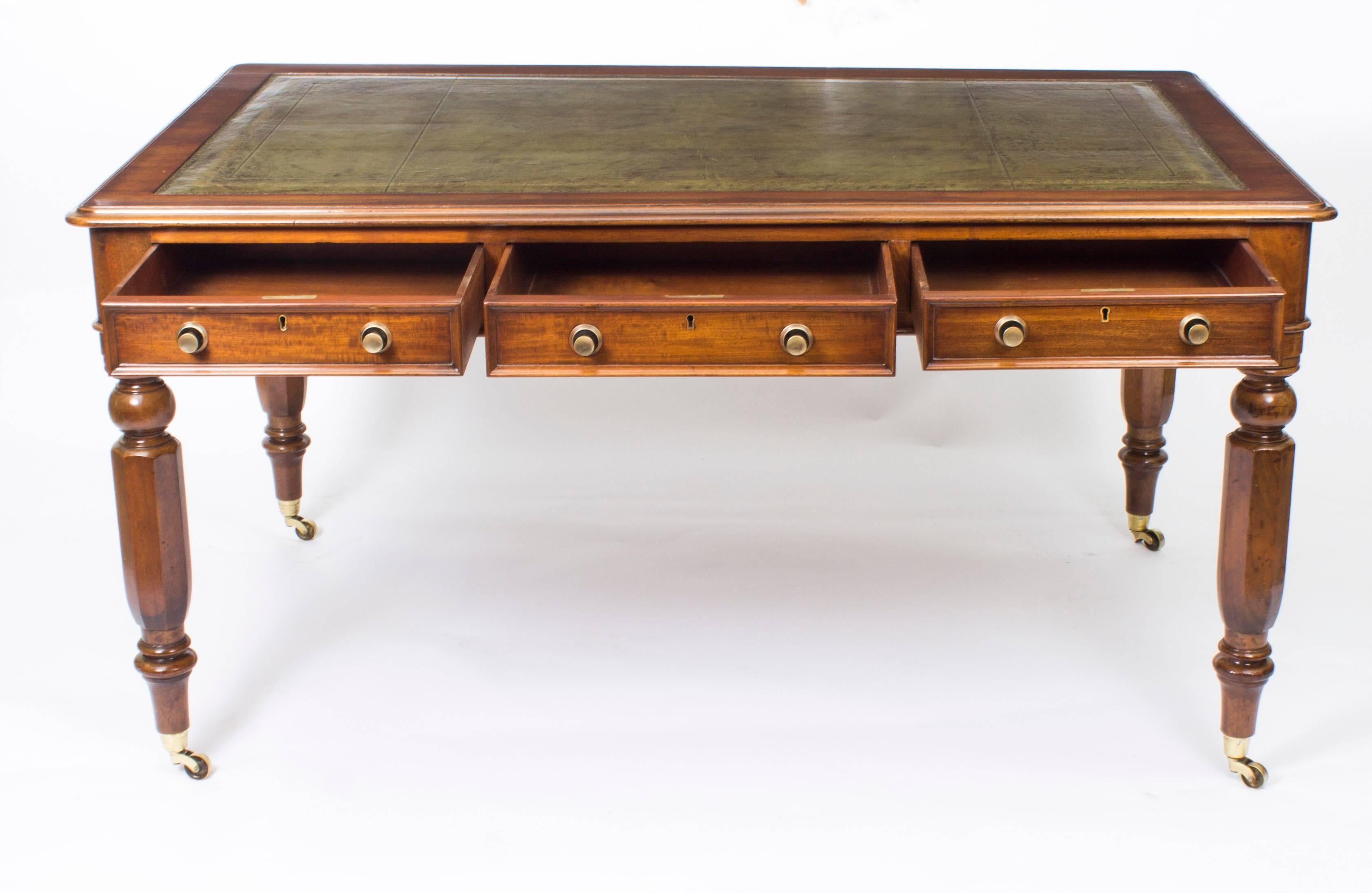 Antique William IV Mahogany Partner's Library Table Desk, circa 1840 3