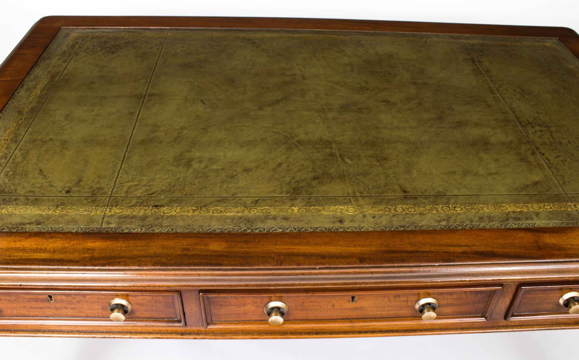Antique William IV Mahogany Partner's Library Table Desk, circa 1840 In Excellent Condition In London, GB