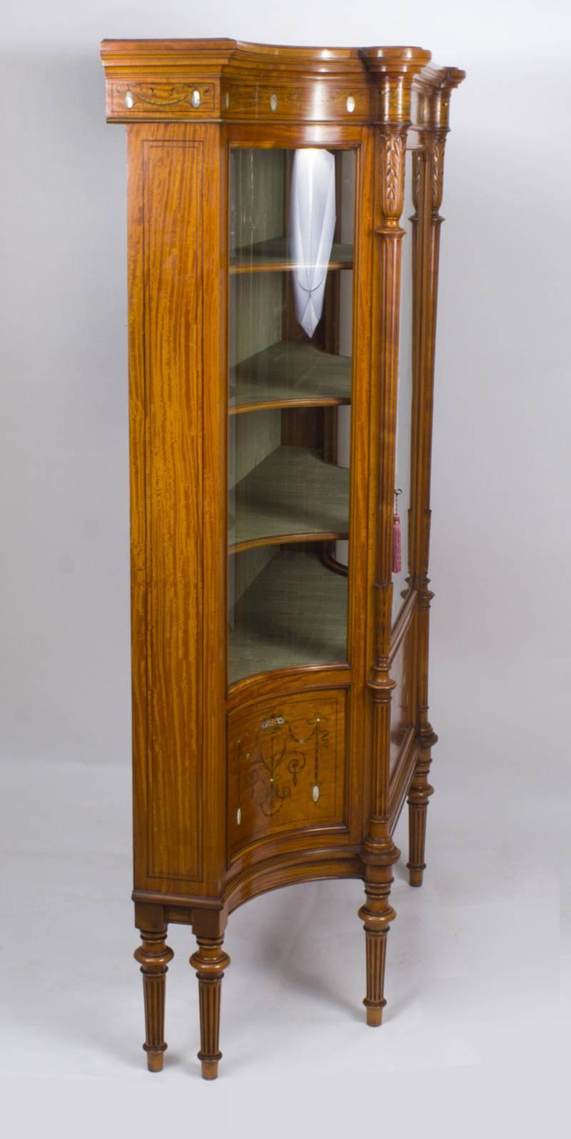 Early 20th Century Edwardian Marquetry Inlaid Satinwood Display Cabinet 5