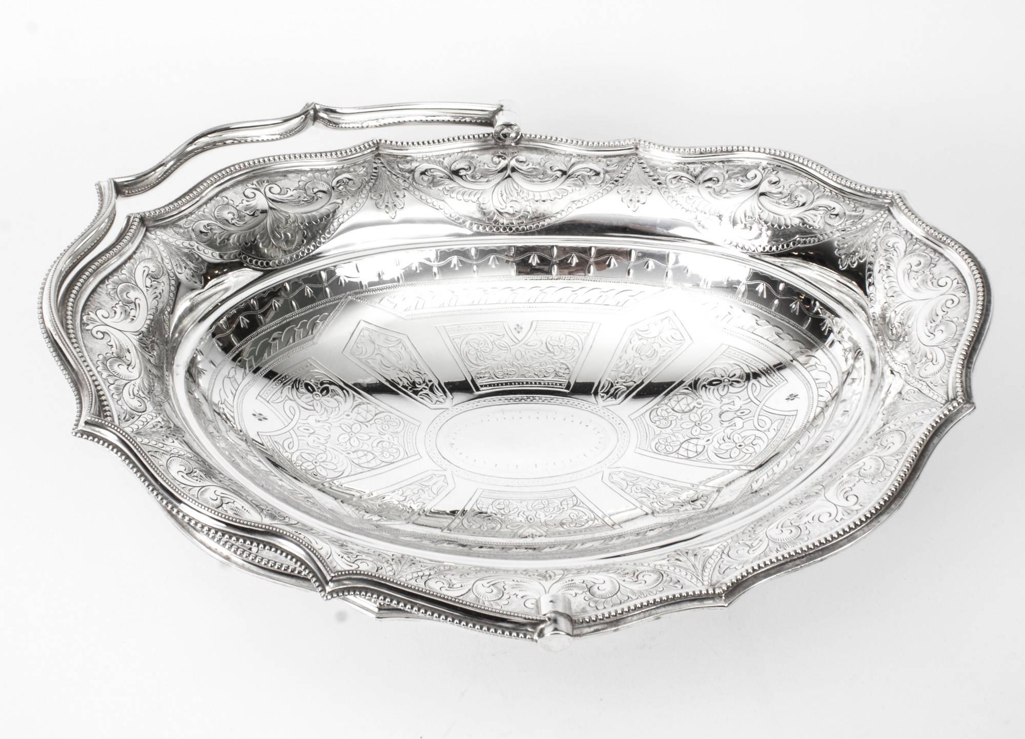 19th Century Victorian Silver Plated Fruit Basket W.C.Griffiths In Excellent Condition In London, GB