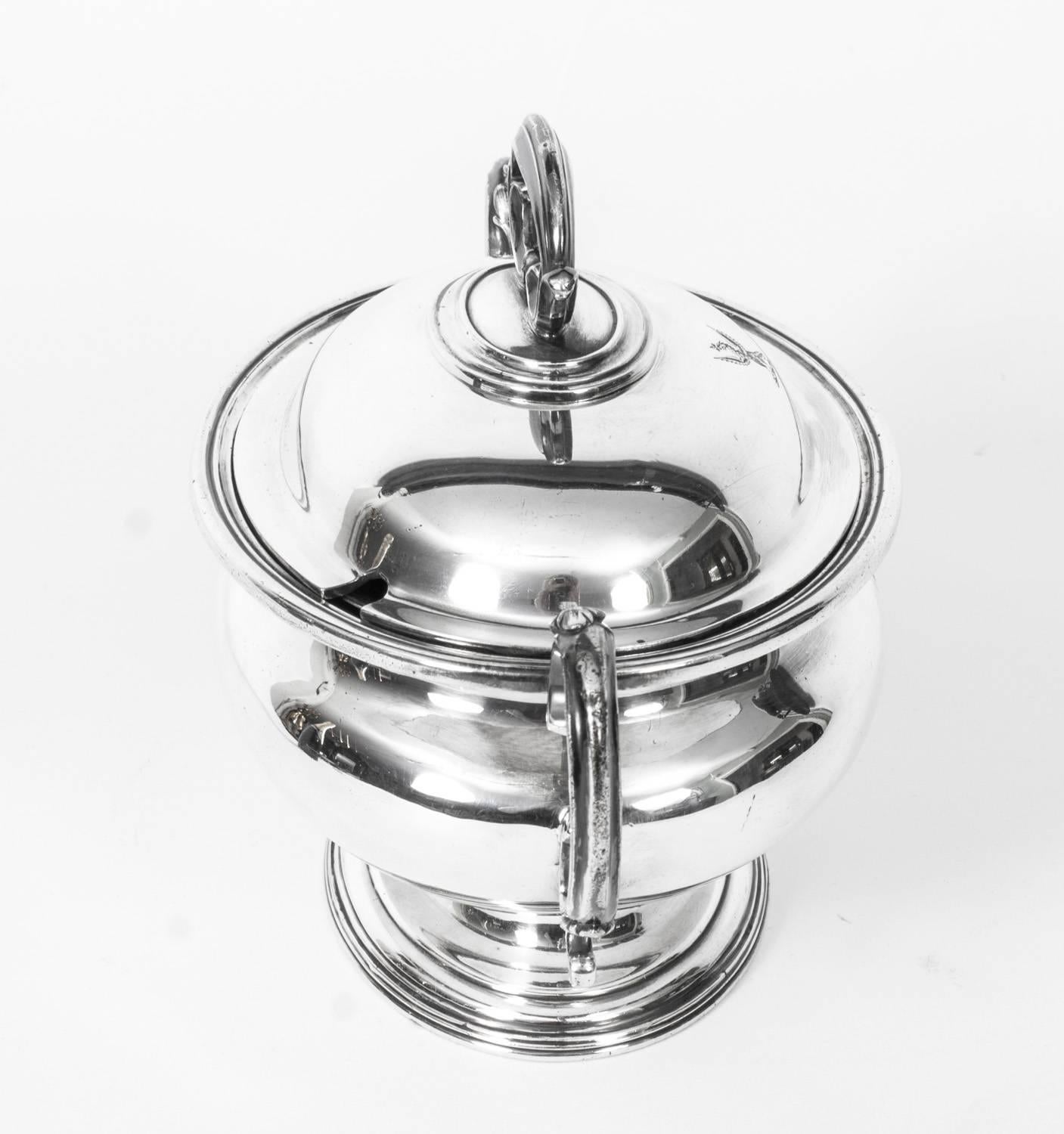 Silver Plate Antique Pair of Sauce Tureens, Covers and Liners Elkington, circa 1860