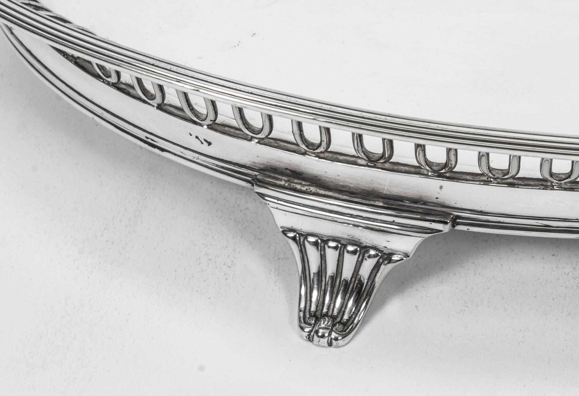 19th Century Victorian Oval Silver Plated Tray by Elkington 1