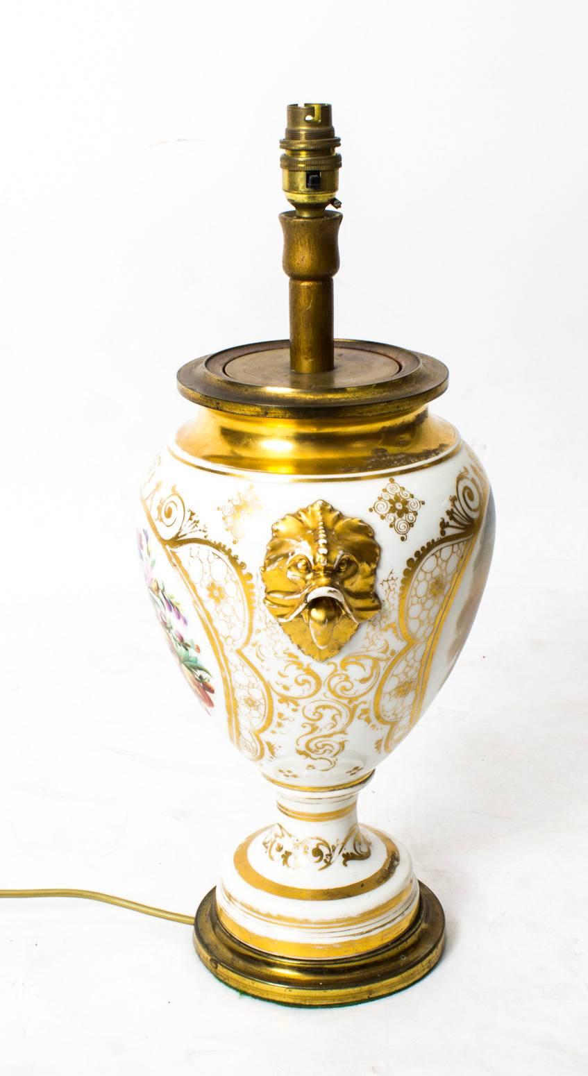 19th Century French Hand-Painted and Gilt Porcelain Lamp For Sale 1