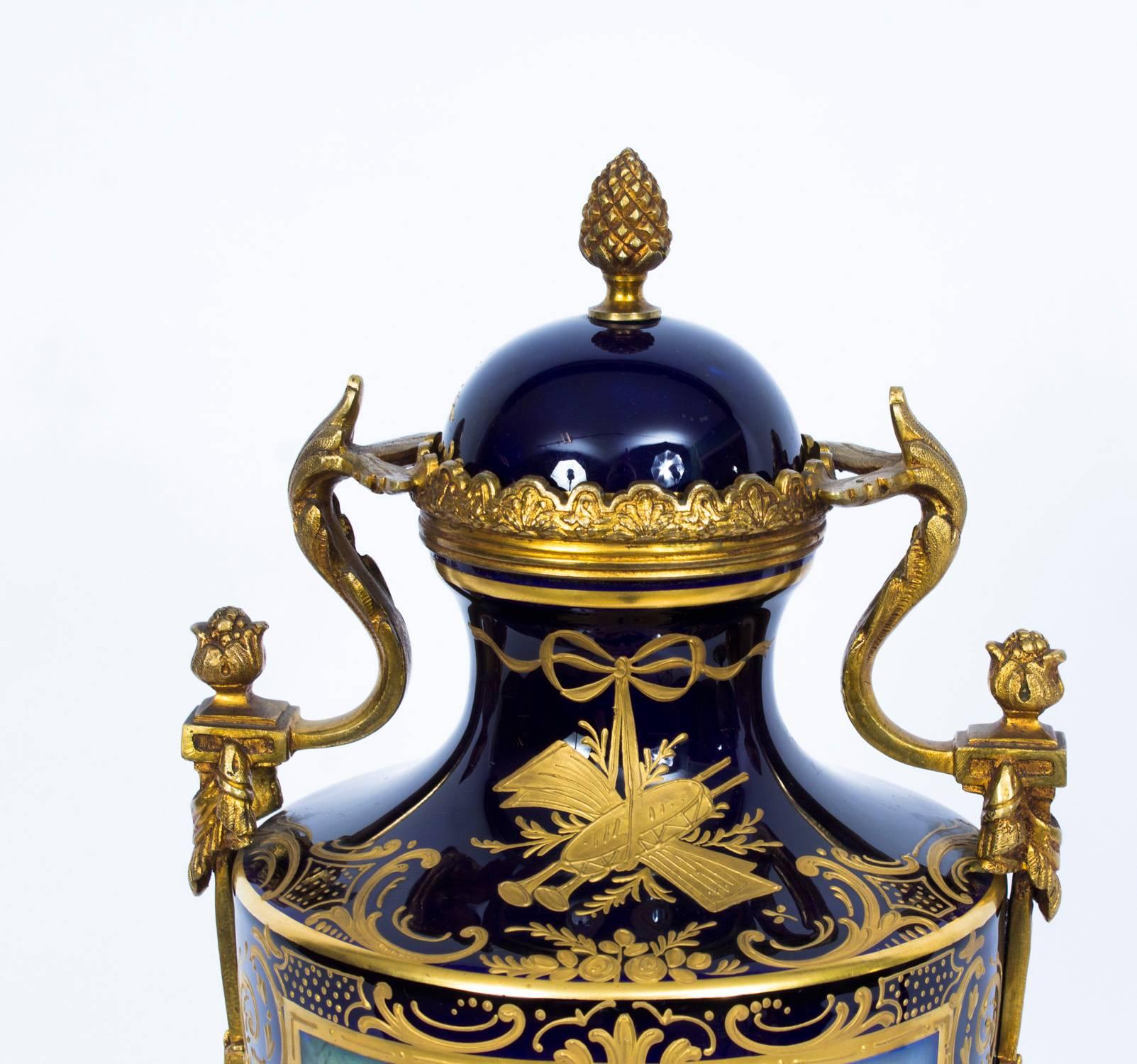 Early 20th Century Pair of Ormolu-Mounted Sevres Style Lidded Urns Vases In Excellent Condition In London, GB