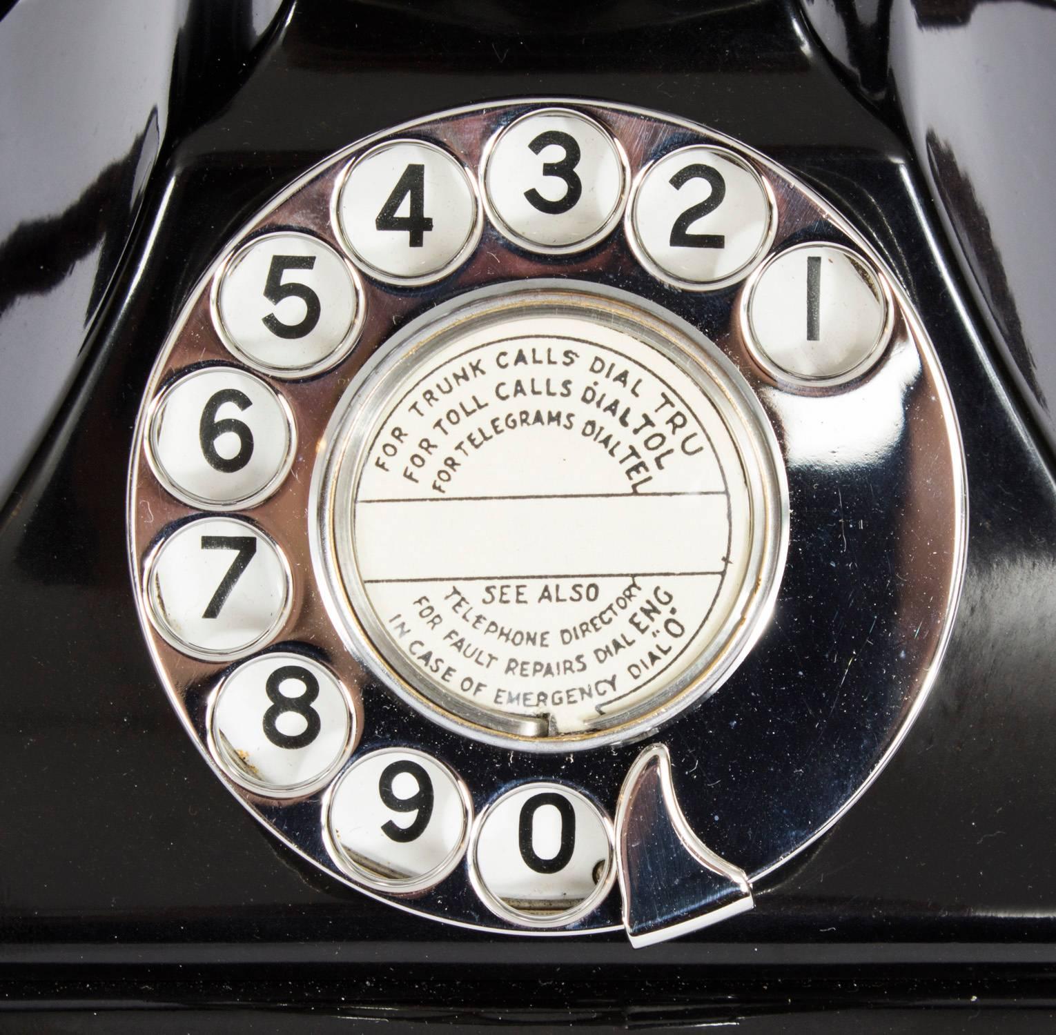 English Antique Black Perspex Bakelite Pyramid 162 Telephone 1937