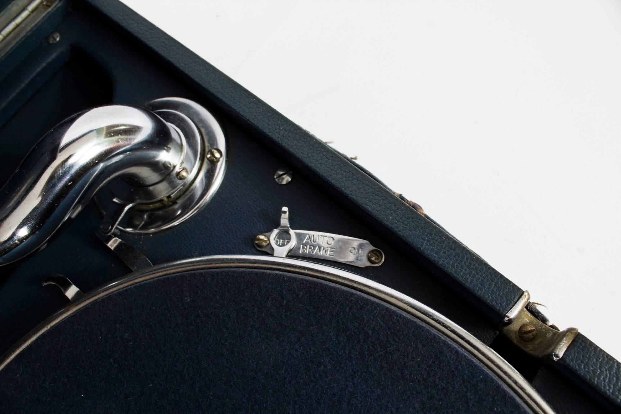 20ième siècle Antique Gramophone Portable Hmv Mod 102 Rare en Bleu